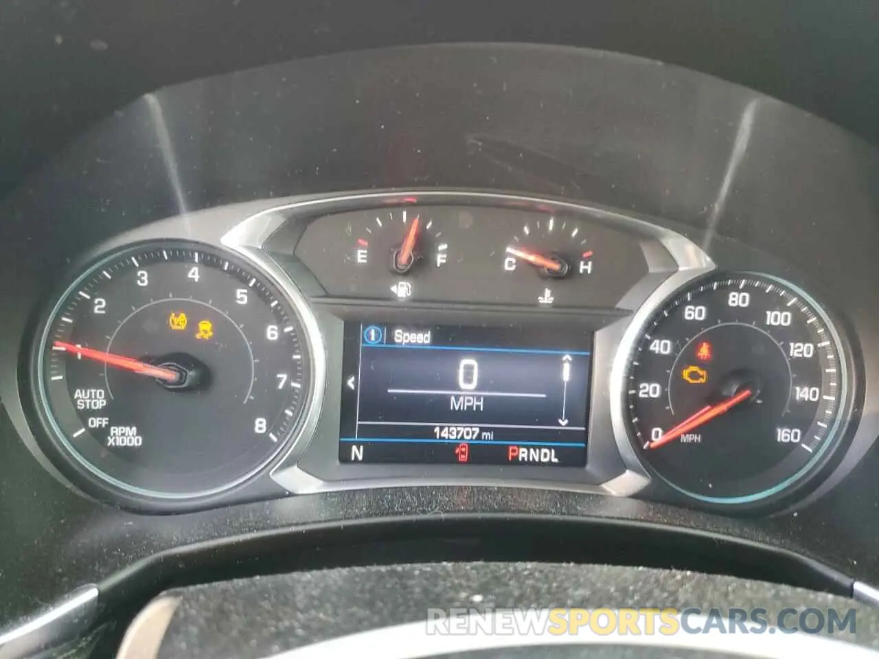 9 Photograph of a damaged car 2GNAXUEV2K6263894 CHEVROLET EQUINOX 2019