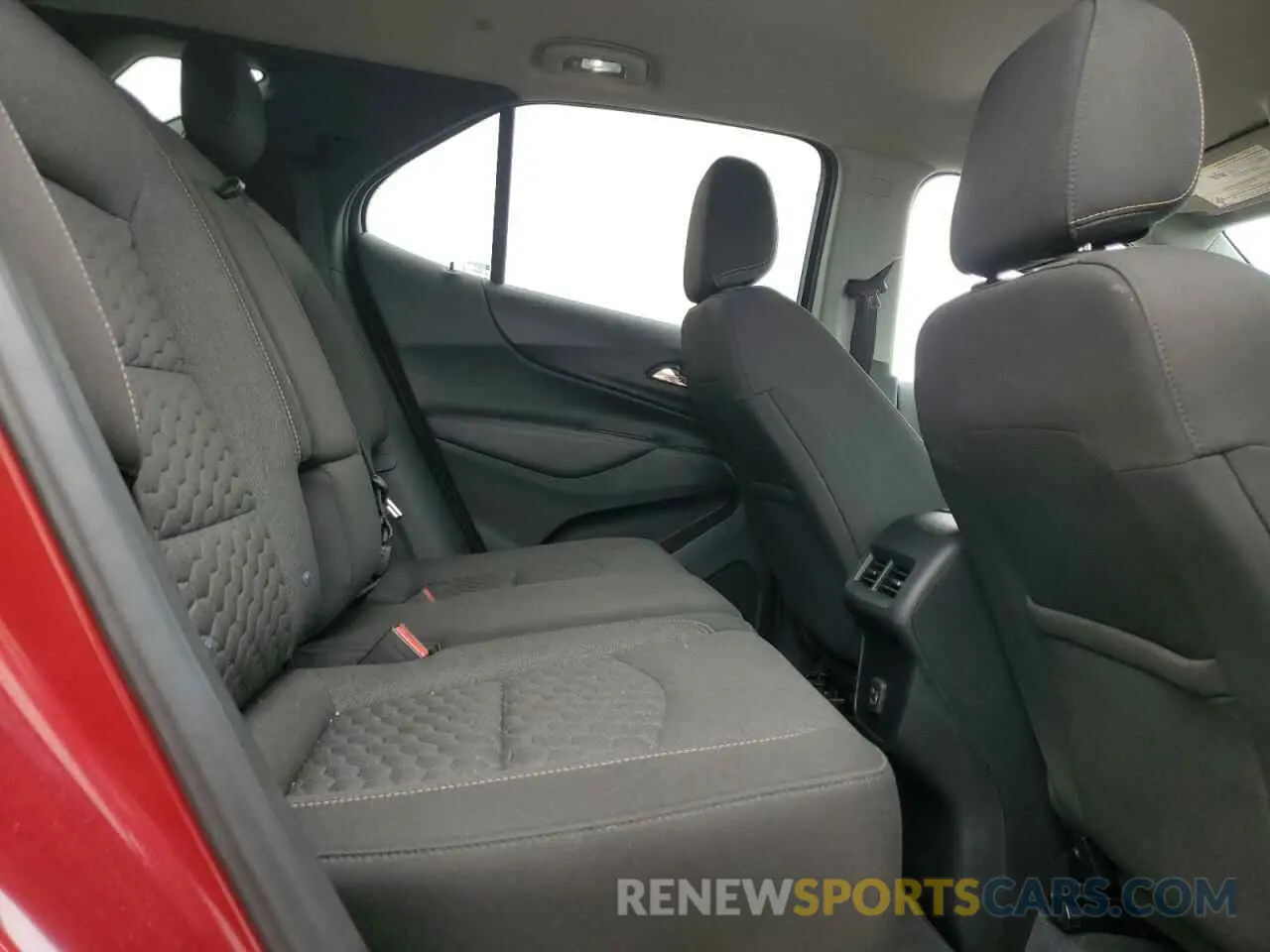 11 Photograph of a damaged car 2GNAXUEV2K6278900 CHEVROLET EQUINOX 2019