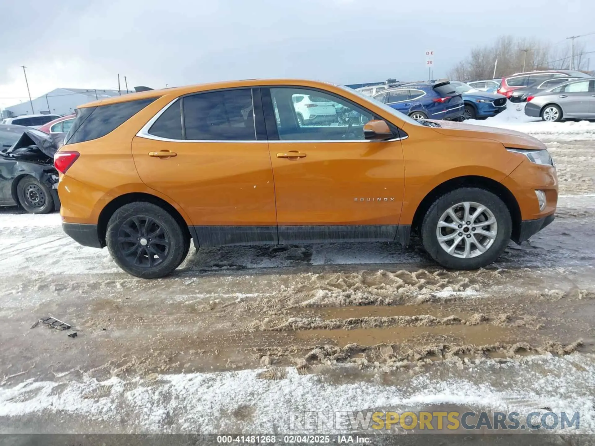 13 Photograph of a damaged car 2GNAXUEV3K6106004 CHEVROLET EQUINOX 2019