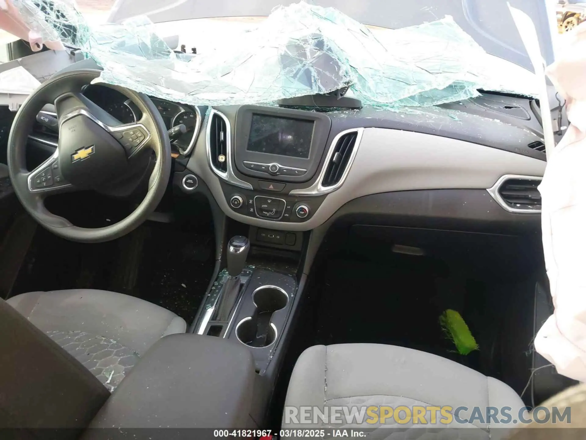 5 Photograph of a damaged car 2GNAXUEV3K6129735 CHEVROLET EQUINOX 2019