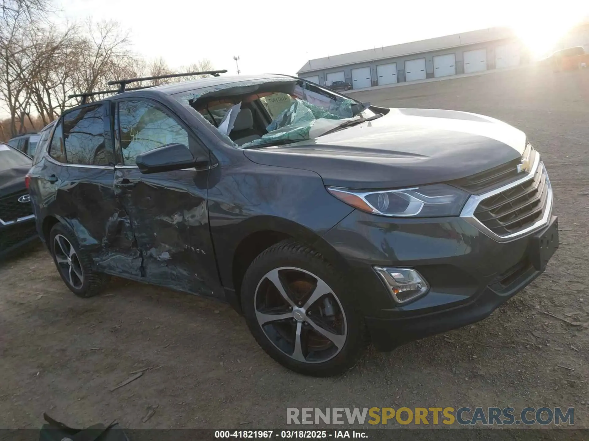 6 Photograph of a damaged car 2GNAXUEV3K6129735 CHEVROLET EQUINOX 2019