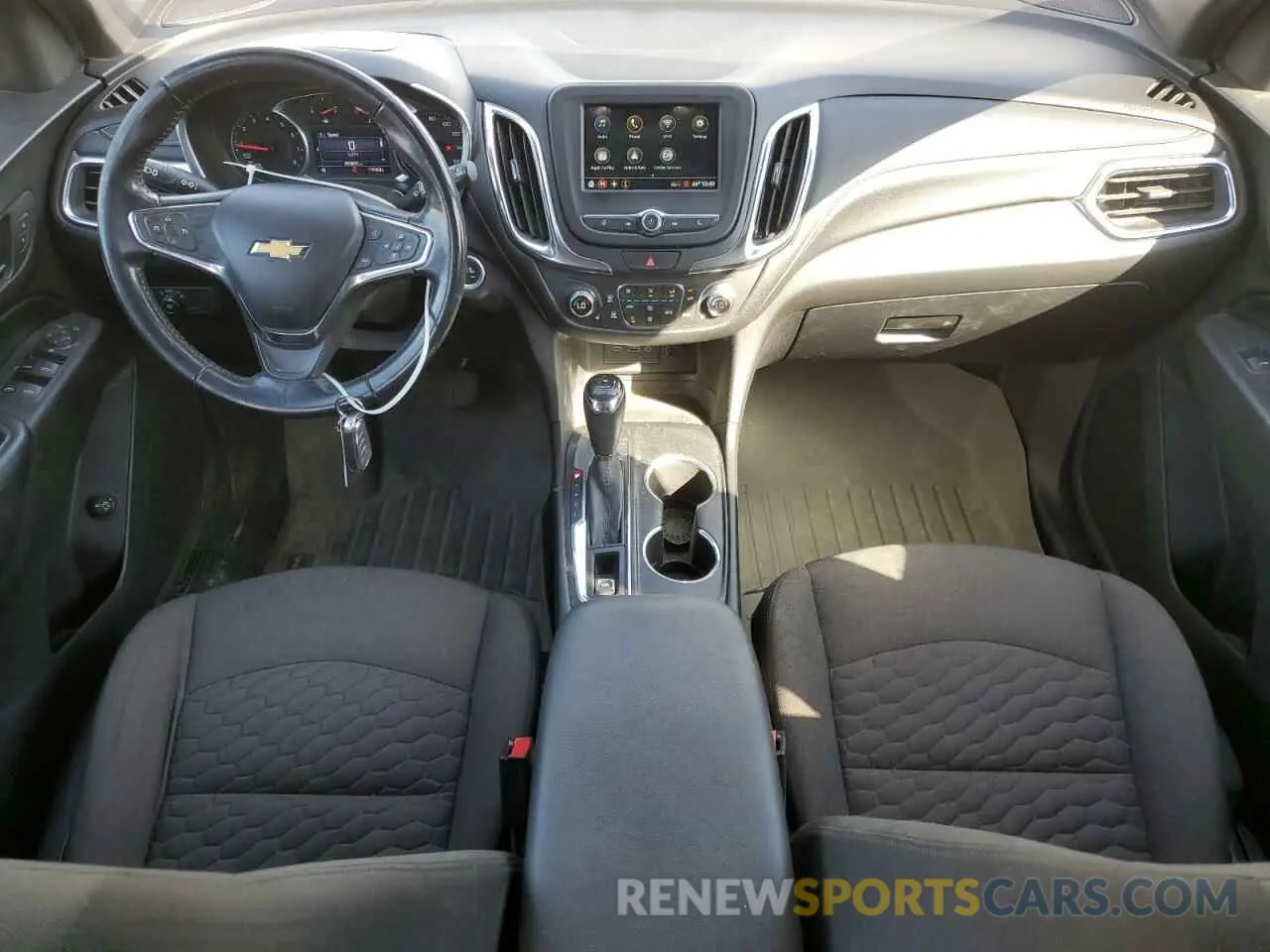 8 Photograph of a damaged car 2GNAXUEV3K6137771 CHEVROLET EQUINOX 2019