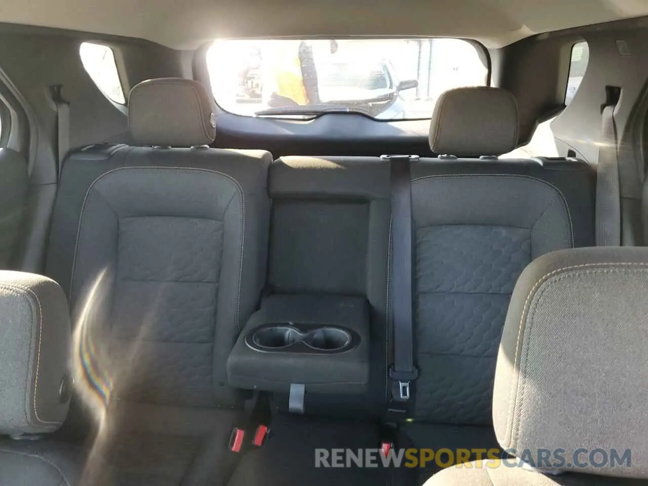 10 Photograph of a damaged car 2GNAXUEV3K6158961 CHEVROLET EQUINOX 2019