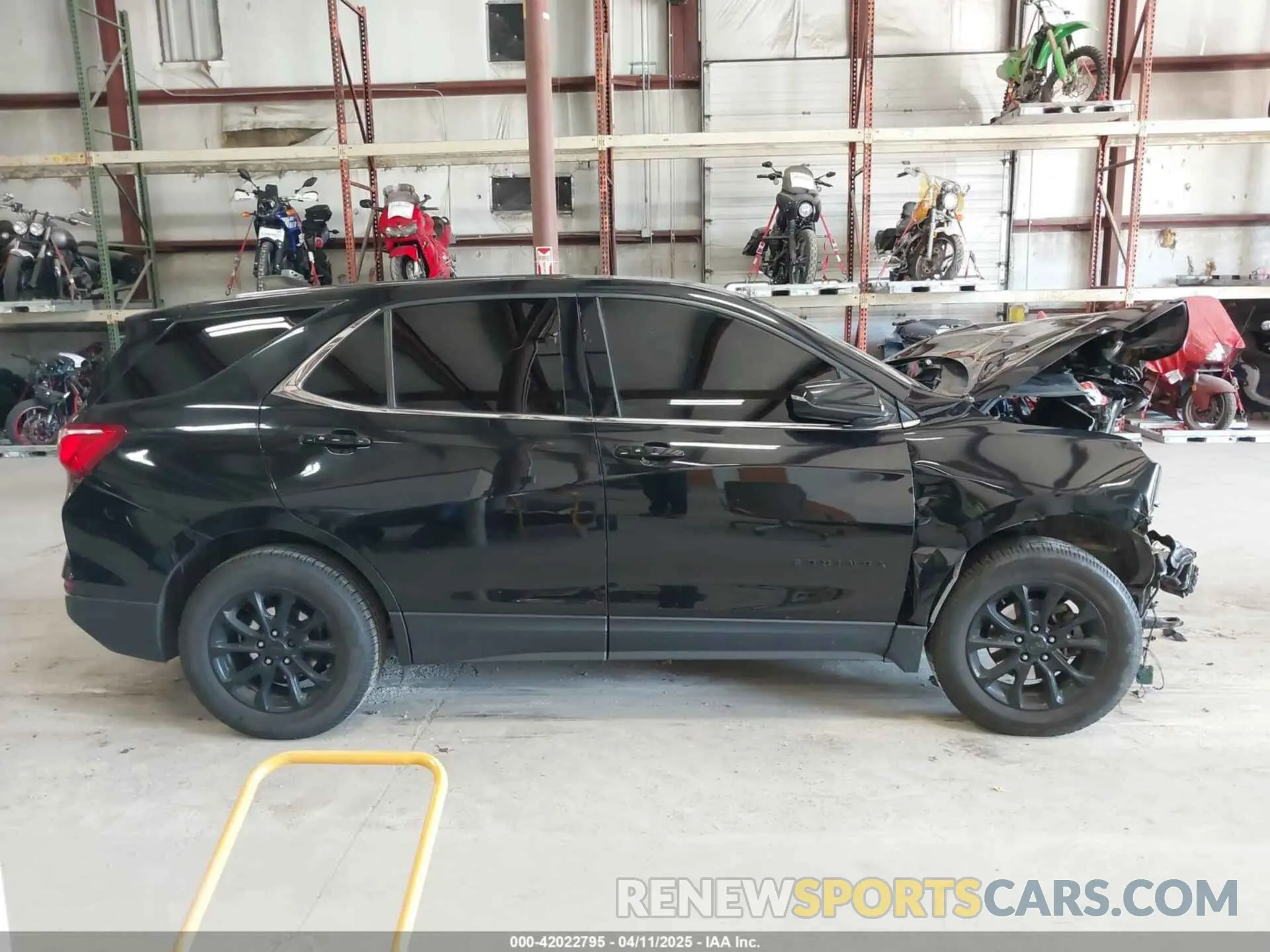 13 Photograph of a damaged car 2GNAXUEV3K6228796 CHEVROLET EQUINOX 2019