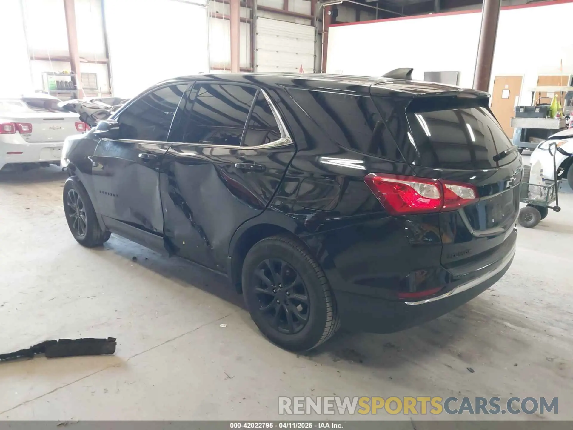 3 Photograph of a damaged car 2GNAXUEV3K6228796 CHEVROLET EQUINOX 2019