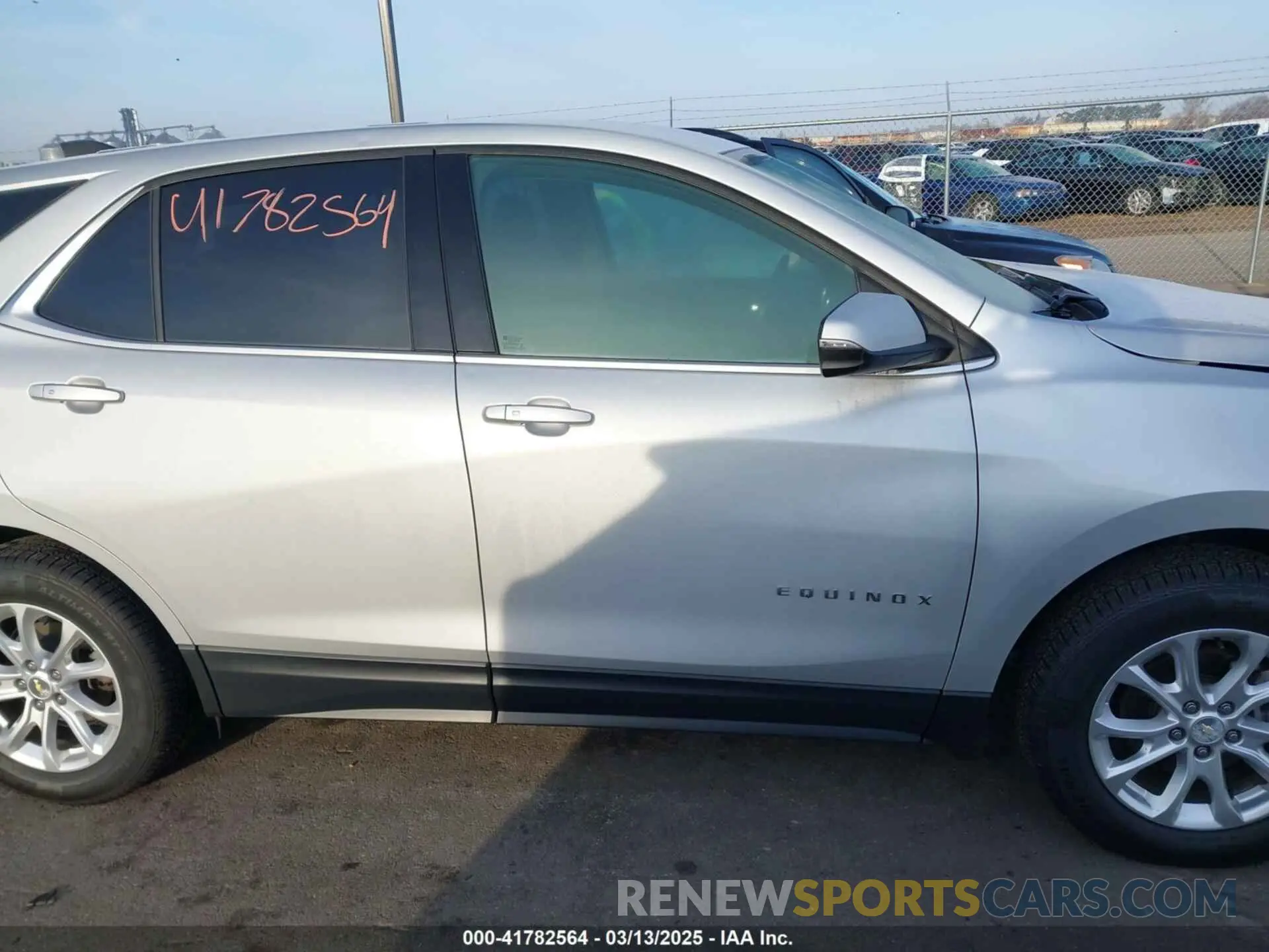 13 Photograph of a damaged car 2GNAXUEV3K6262575 CHEVROLET EQUINOX 2019