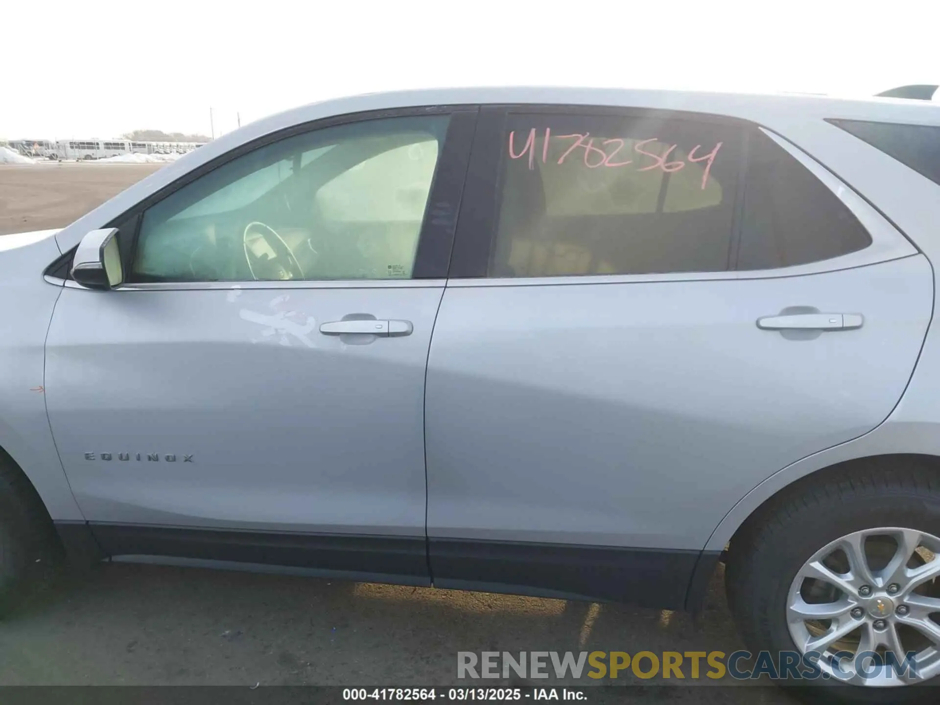 14 Photograph of a damaged car 2GNAXUEV3K6262575 CHEVROLET EQUINOX 2019