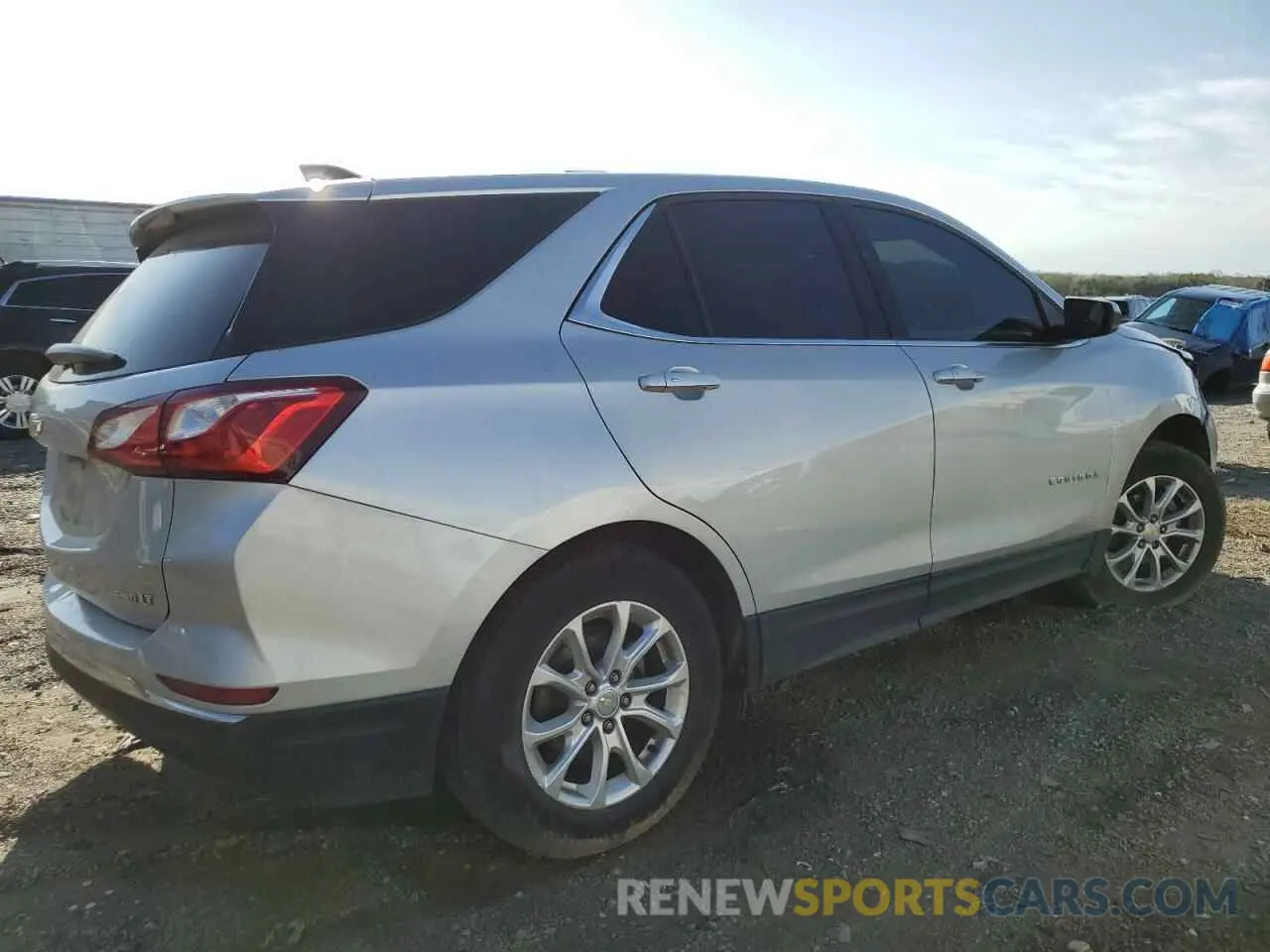 3 Photograph of a damaged car 2GNAXUEV3K6286987 CHEVROLET EQUINOX 2019