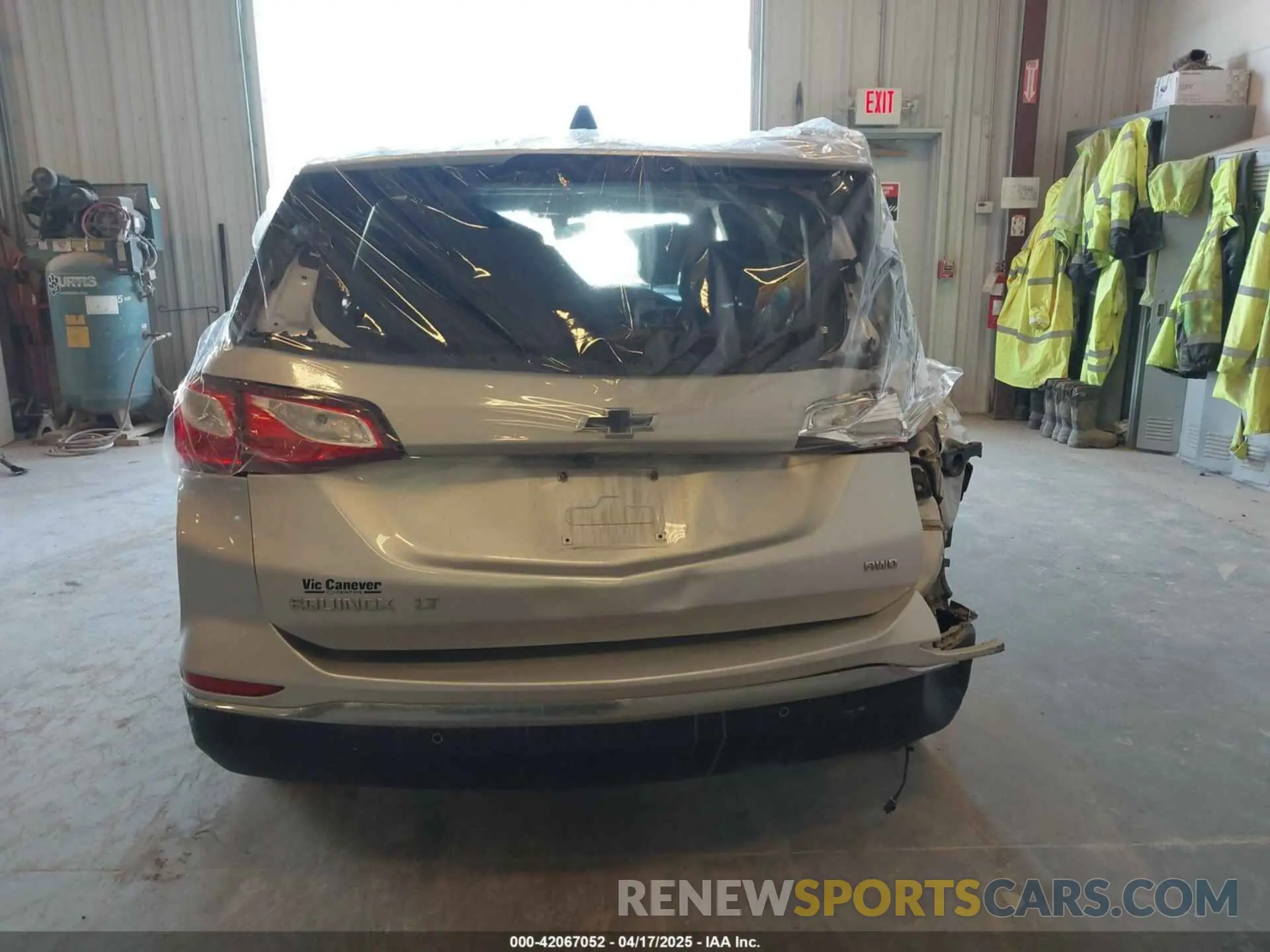 16 Photograph of a damaged car 2GNAXUEV3K6307224 CHEVROLET EQUINOX 2019