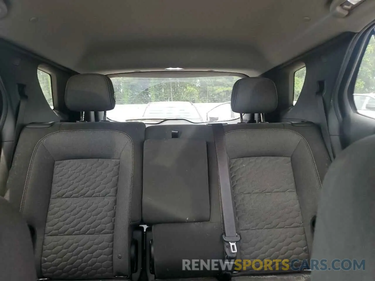 10 Photograph of a damaged car 2GNAXUEV4K6113365 CHEVROLET EQUINOX 2019