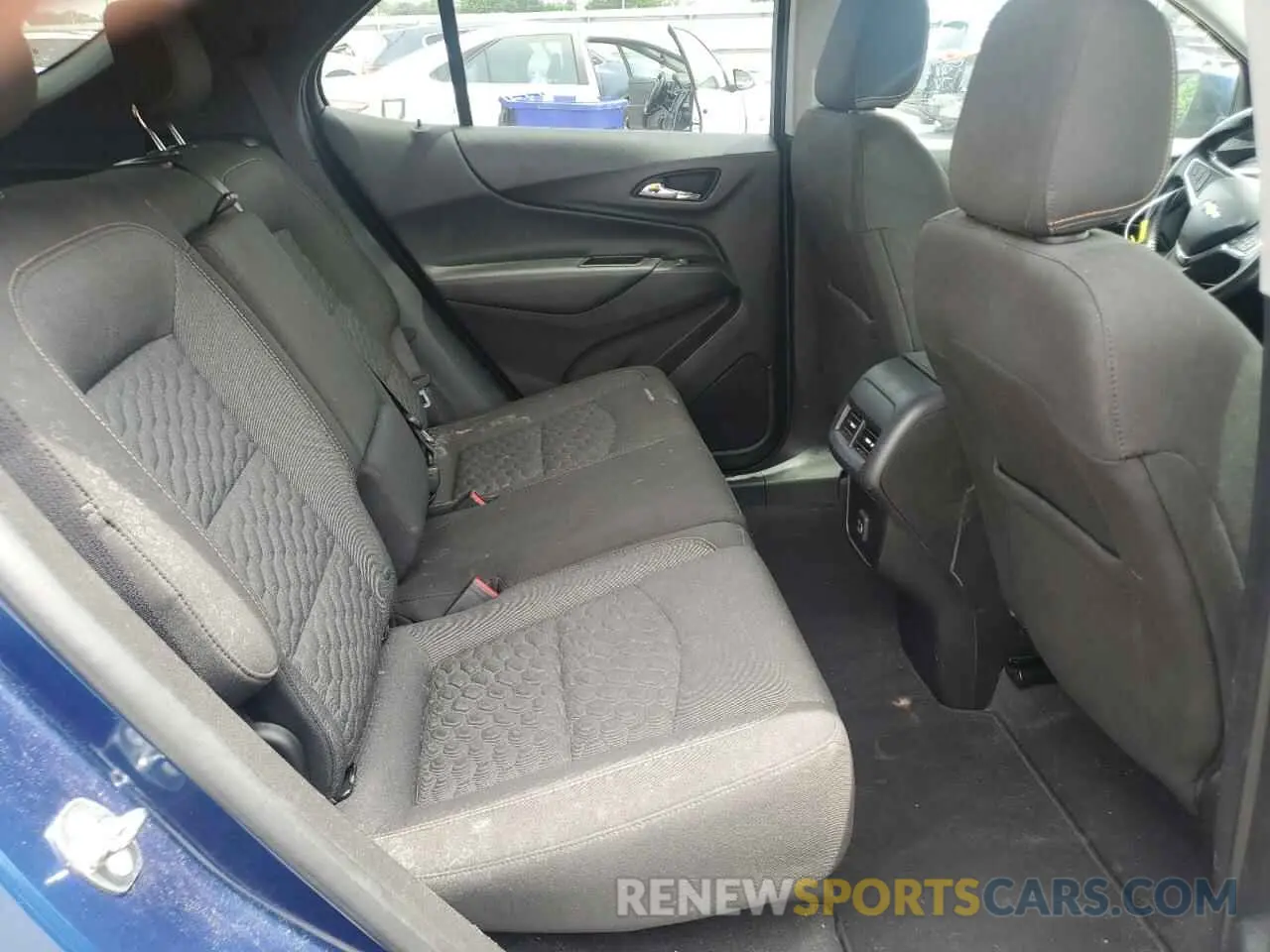 11 Photograph of a damaged car 2GNAXUEV4K6113365 CHEVROLET EQUINOX 2019