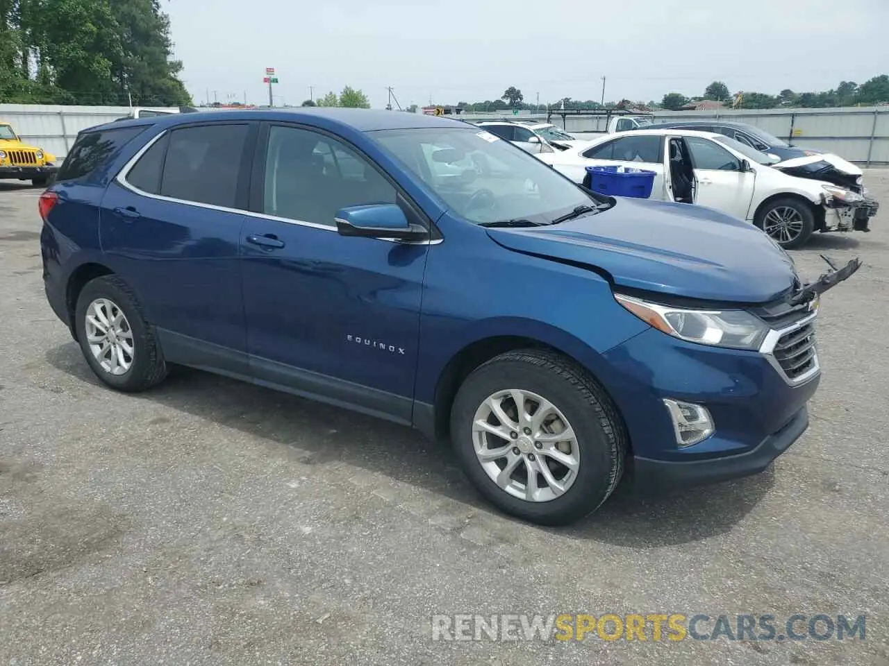 4 Photograph of a damaged car 2GNAXUEV4K6113365 CHEVROLET EQUINOX 2019