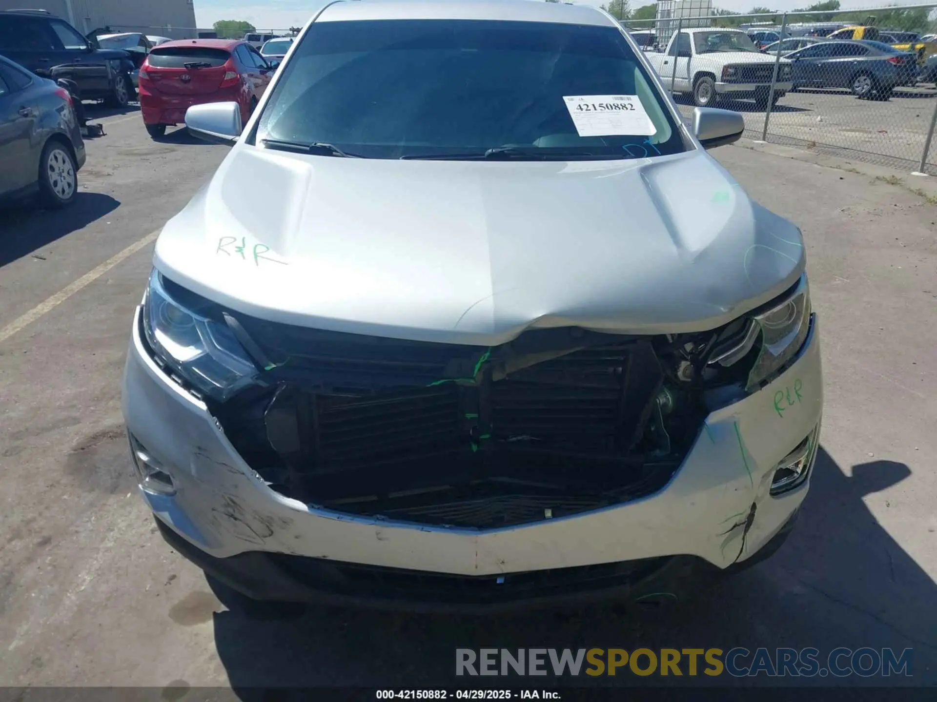 12 Photograph of a damaged car 2GNAXUEV4K6176675 CHEVROLET EQUINOX 2019