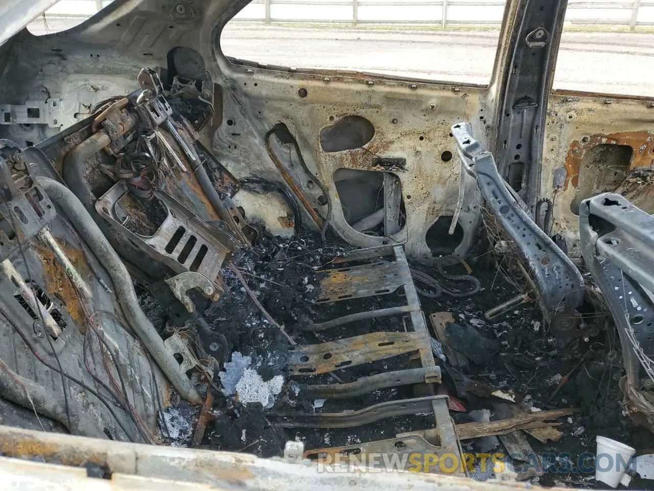 12 Photograph of a damaged car 2GNAXUEV4K6183092 CHEVROLET EQUINOX 2019