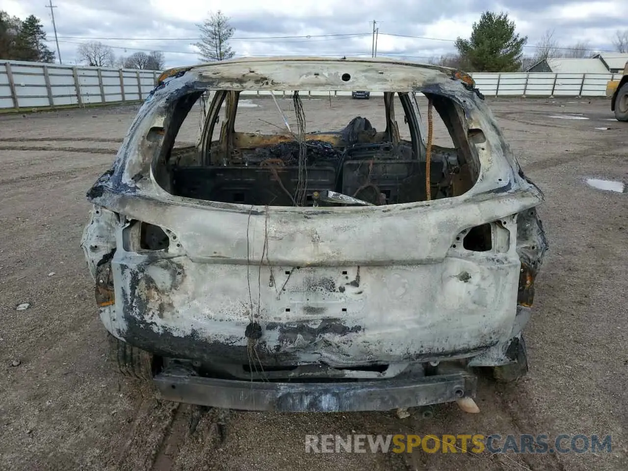 6 Photograph of a damaged car 2GNAXUEV4K6183092 CHEVROLET EQUINOX 2019