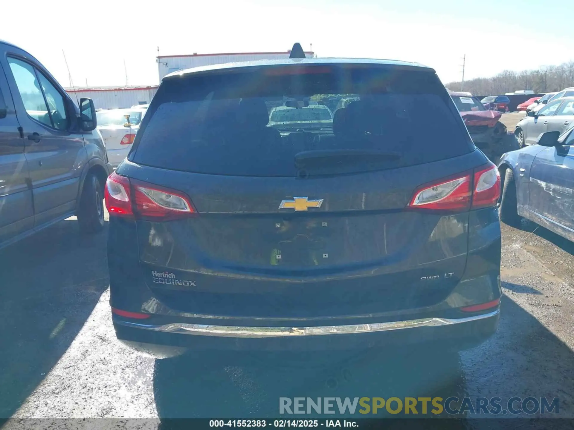 16 Photograph of a damaged car 2GNAXUEV4K6187658 CHEVROLET EQUINOX 2019