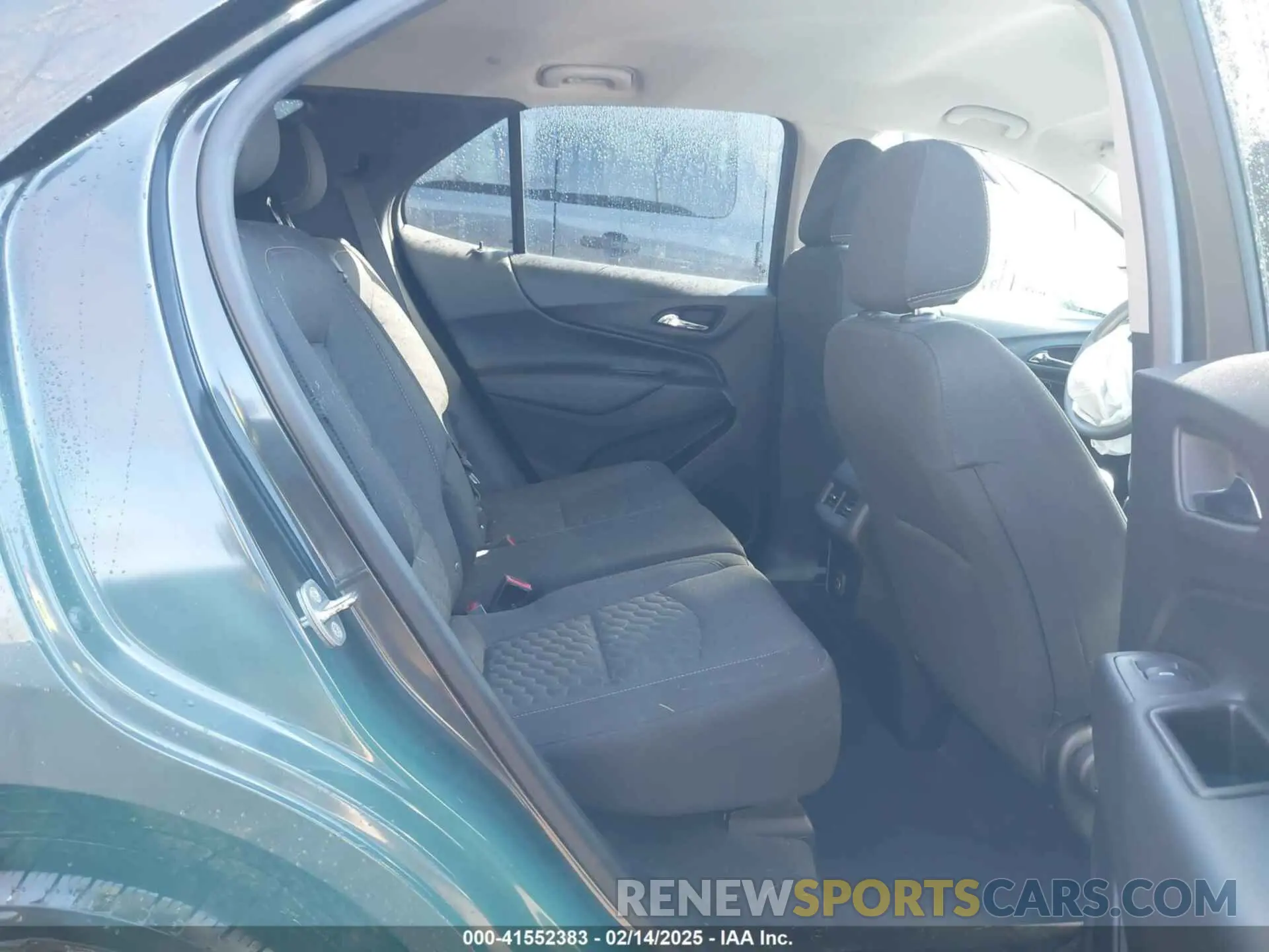 8 Photograph of a damaged car 2GNAXUEV4K6187658 CHEVROLET EQUINOX 2019