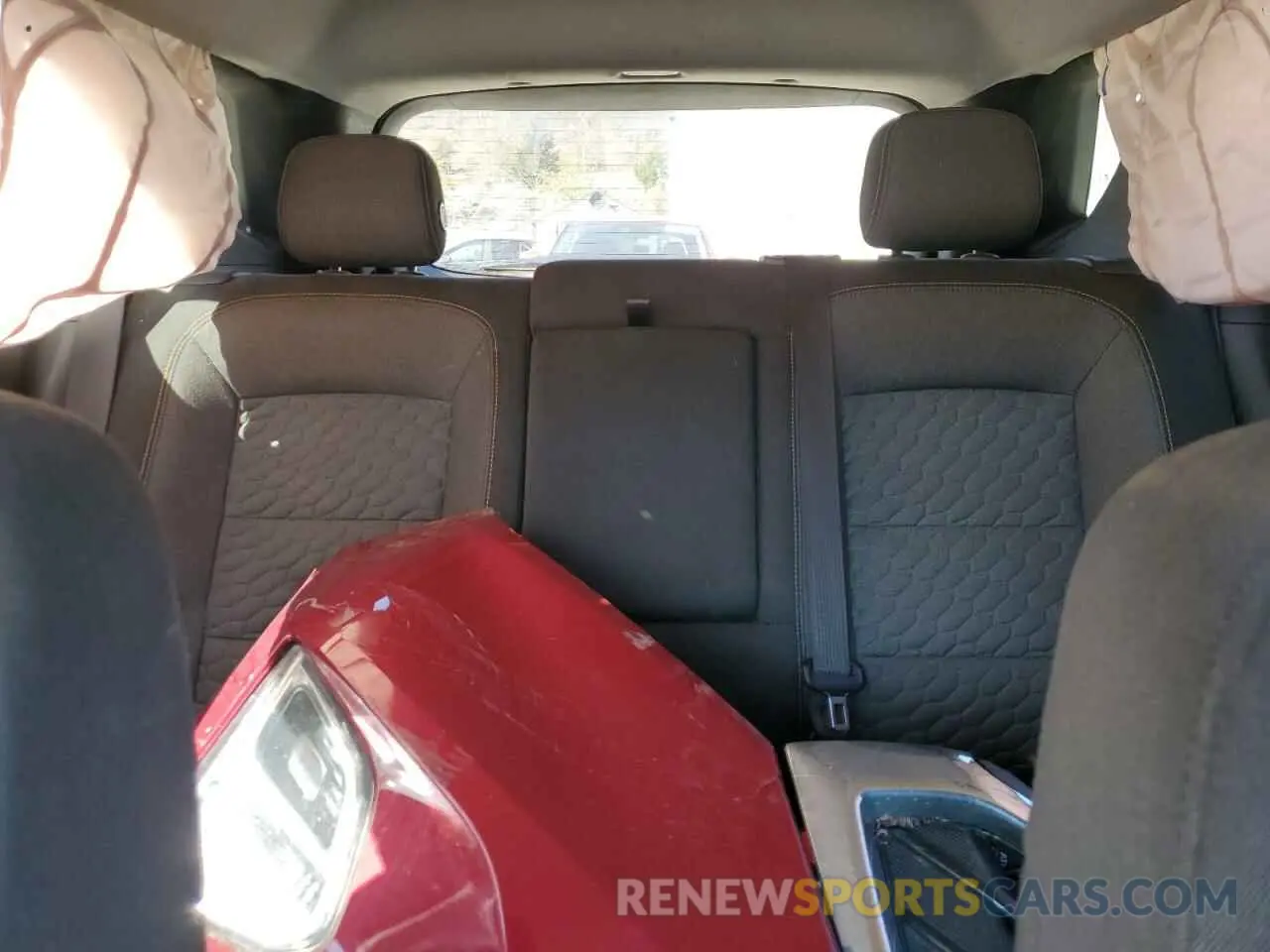 10 Photograph of a damaged car 2GNAXUEV4K6242772 CHEVROLET EQUINOX 2019