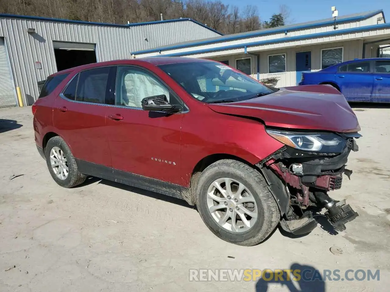 4 Photograph of a damaged car 2GNAXUEV4K6242772 CHEVROLET EQUINOX 2019
