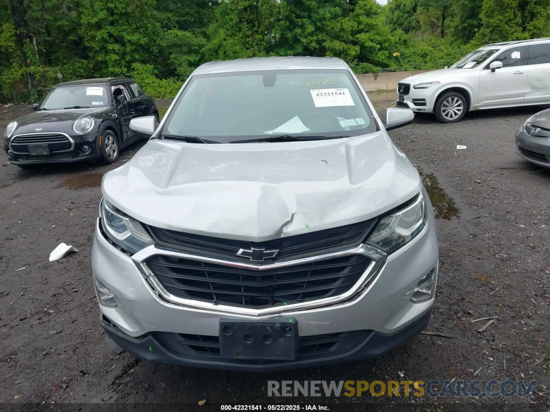 12 Photograph of a damaged car 2GNAXUEV4K6254436 CHEVROLET EQUINOX 2019