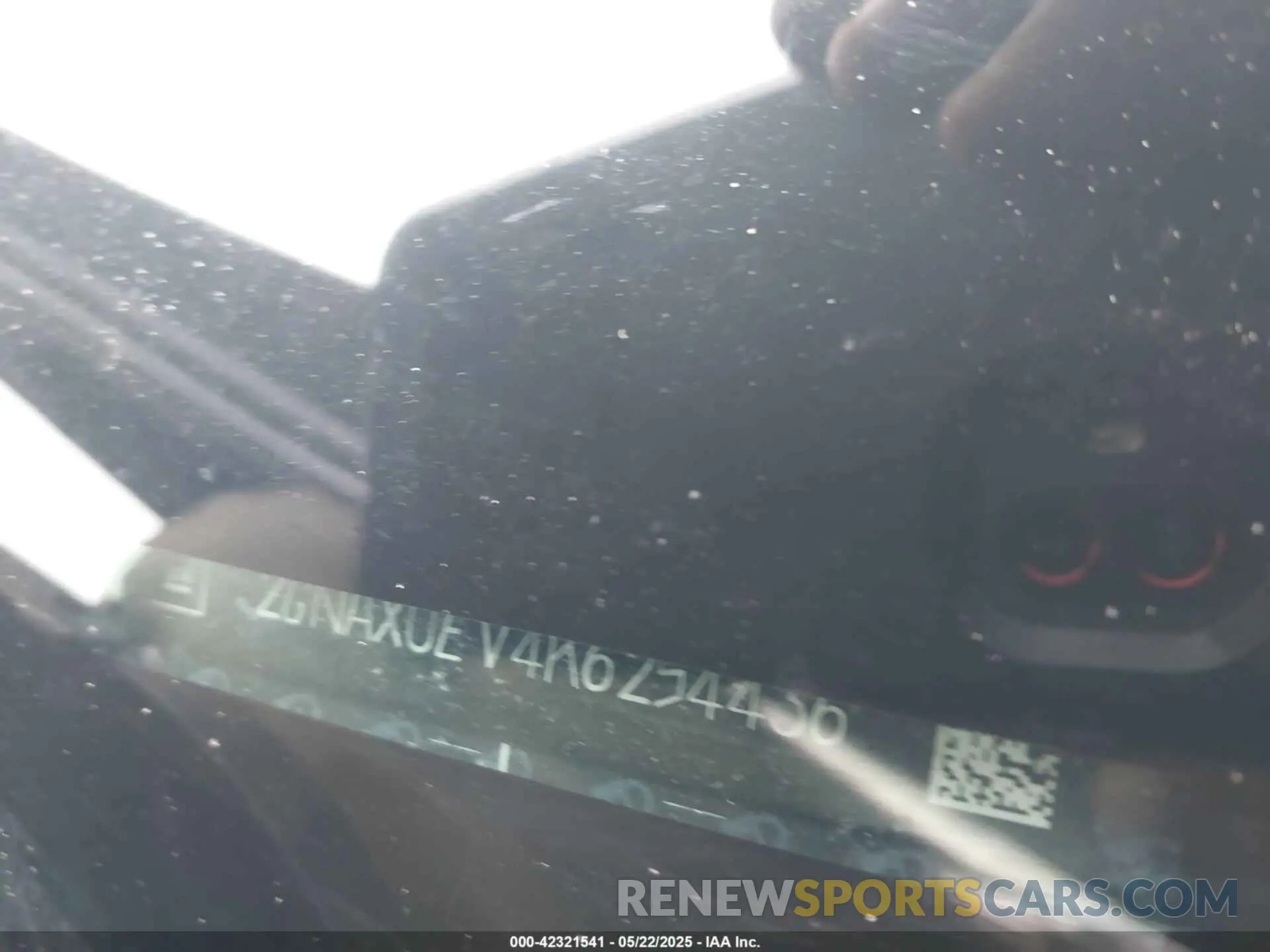 17 Photograph of a damaged car 2GNAXUEV4K6254436 CHEVROLET EQUINOX 2019