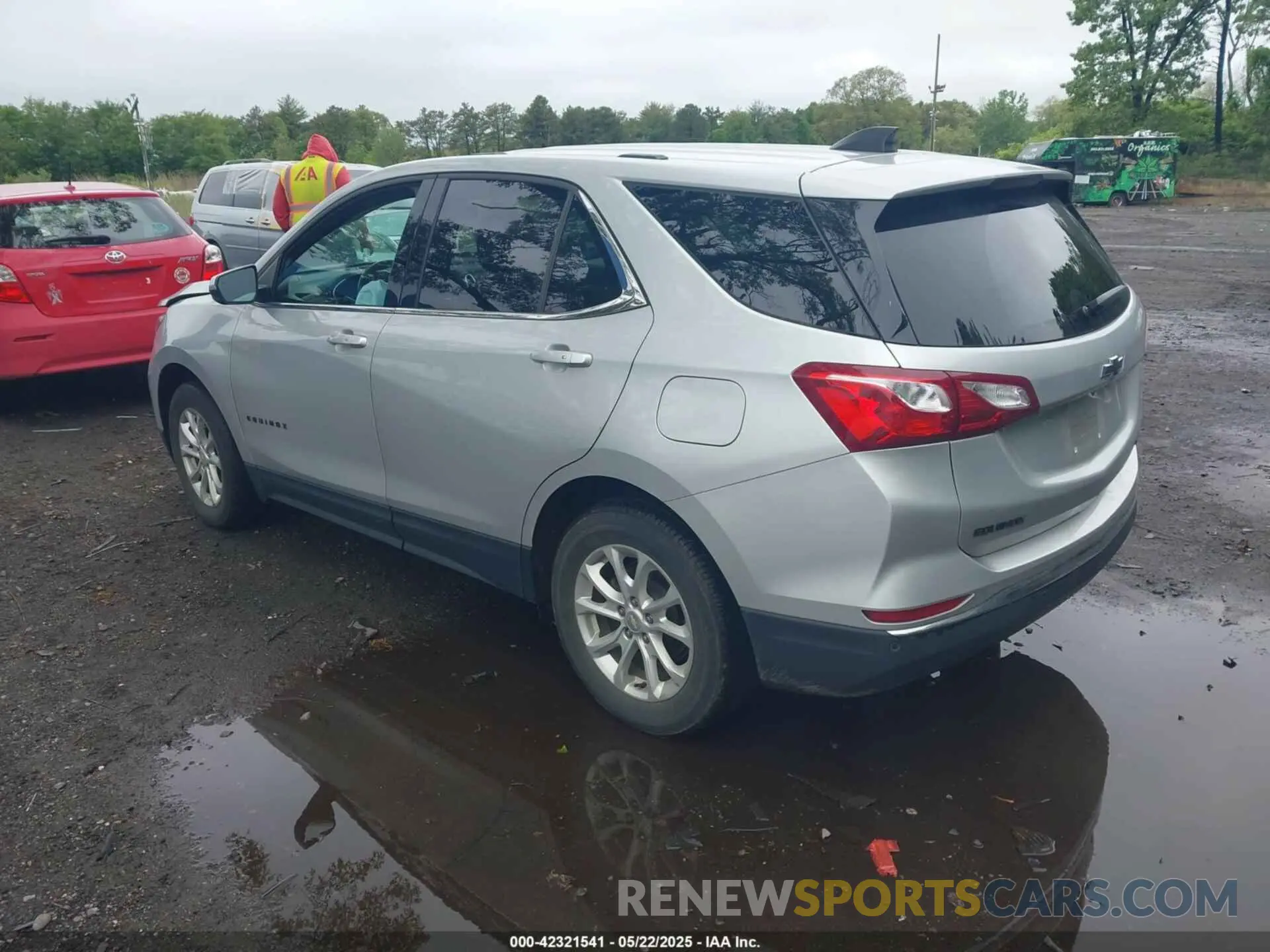 3 Photograph of a damaged car 2GNAXUEV4K6254436 CHEVROLET EQUINOX 2019