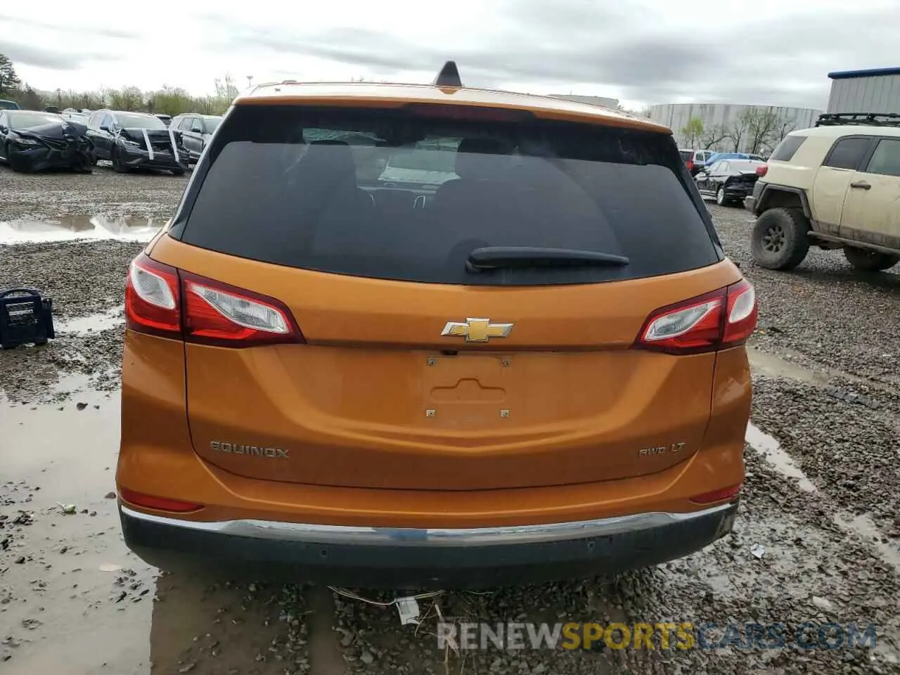 6 Photograph of a damaged car 2GNAXUEV5K6110619 CHEVROLET EQUINOX 2019