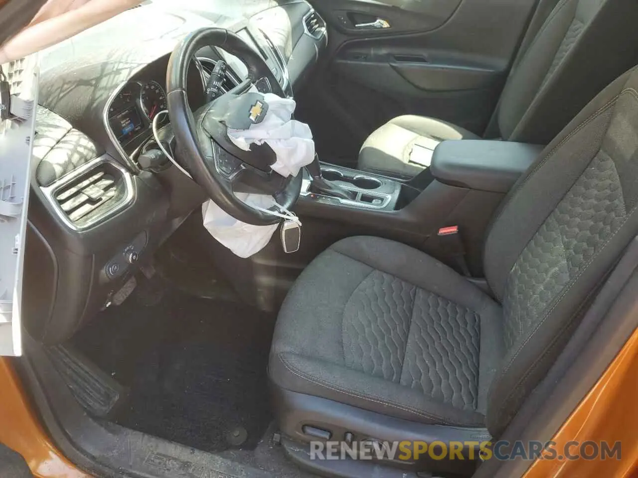 7 Photograph of a damaged car 2GNAXUEV5K6110619 CHEVROLET EQUINOX 2019