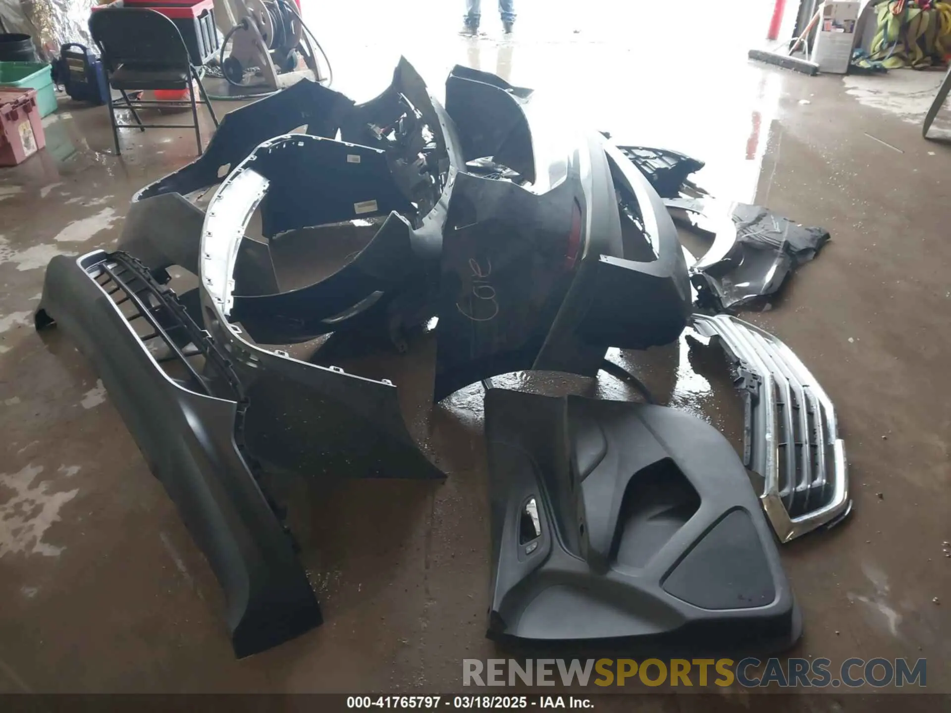 12 Photograph of a damaged car 2GNAXUEV5K6120843 CHEVROLET EQUINOX 2019