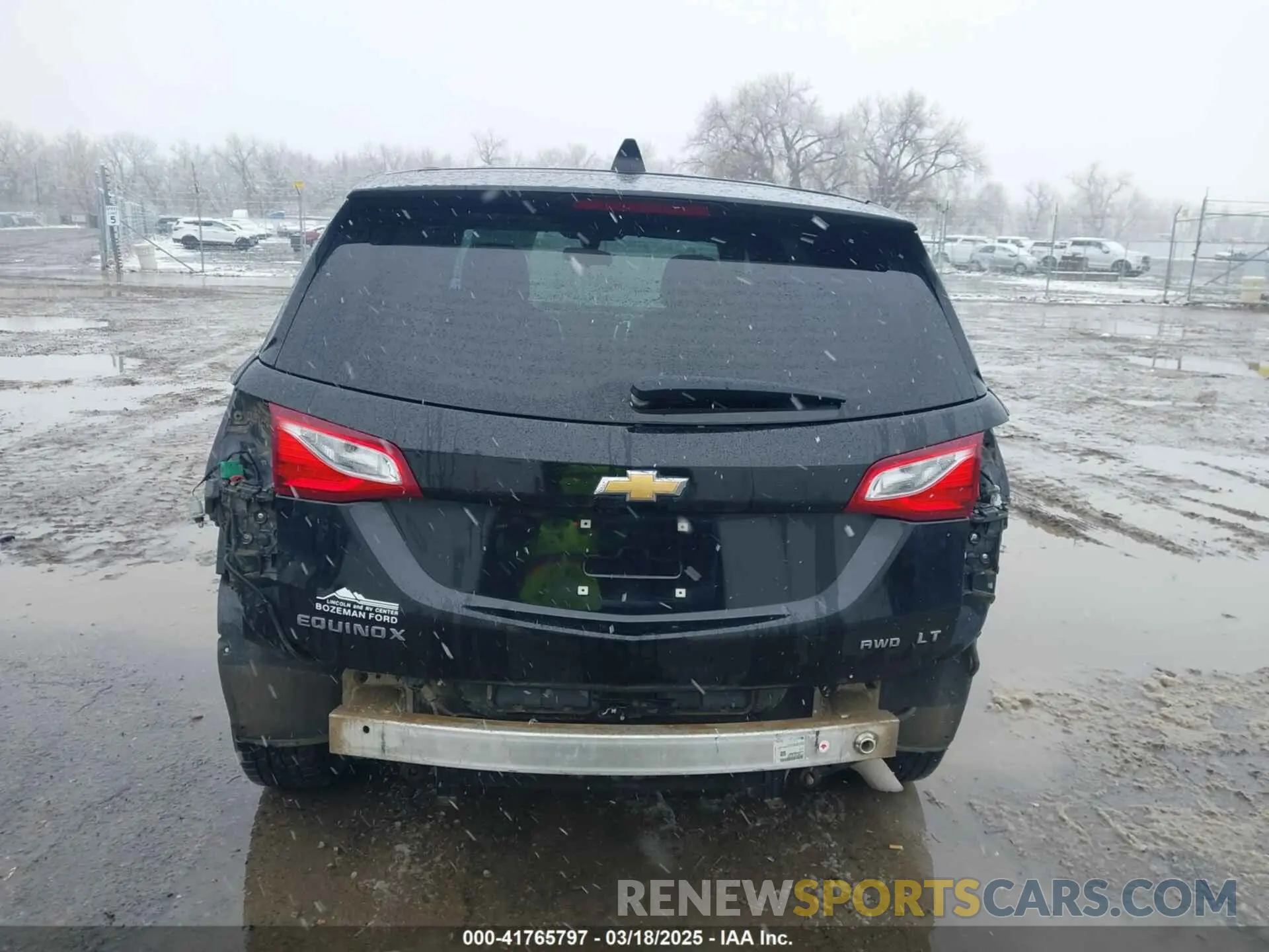 17 Photograph of a damaged car 2GNAXUEV5K6120843 CHEVROLET EQUINOX 2019