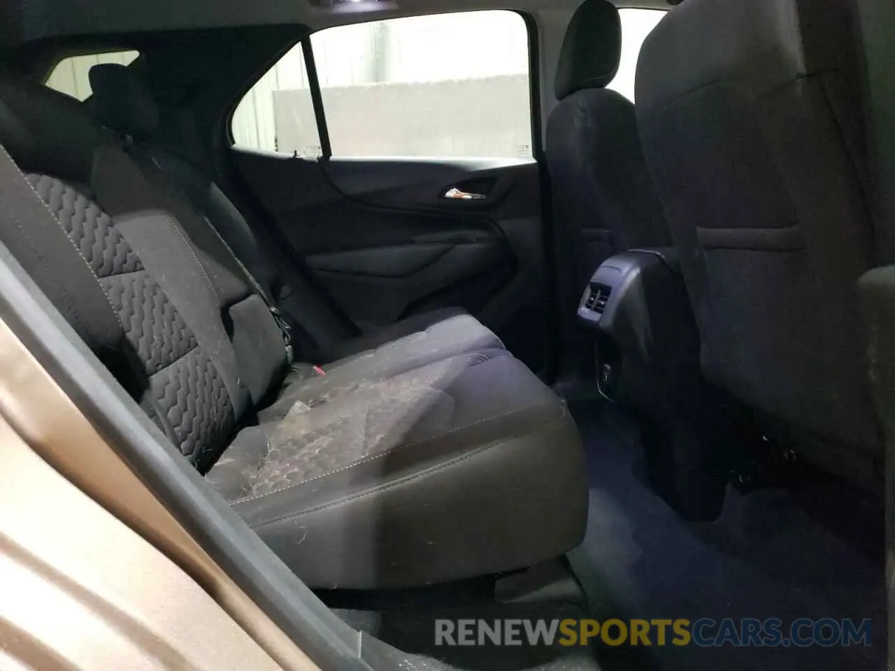 11 Photograph of a damaged car 2GNAXUEV5K6160212 CHEVROLET EQUINOX 2019