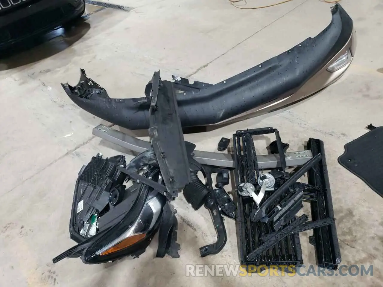 13 Photograph of a damaged car 2GNAXUEV5K6160212 CHEVROLET EQUINOX 2019