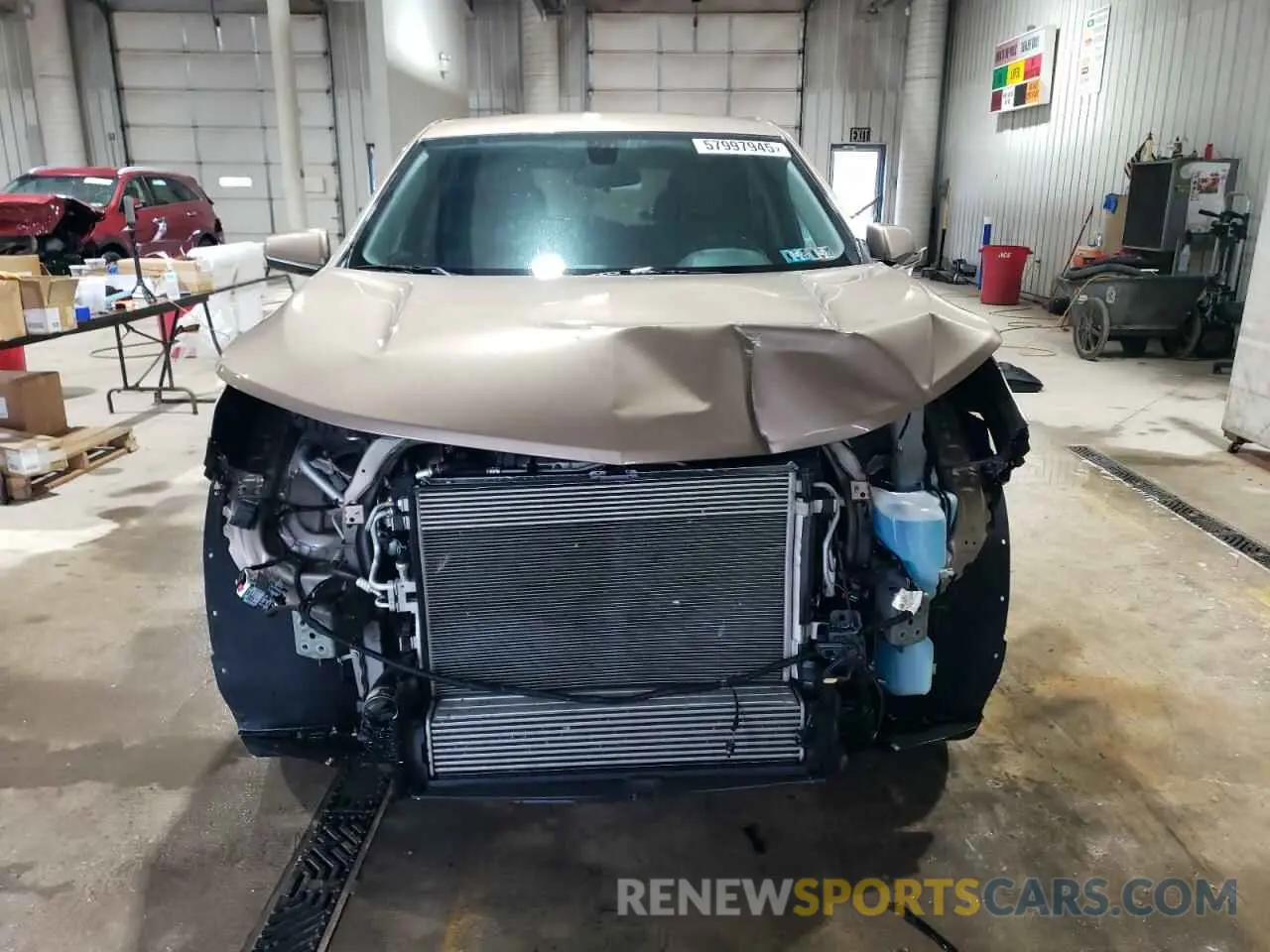 5 Photograph of a damaged car 2GNAXUEV5K6160212 CHEVROLET EQUINOX 2019
