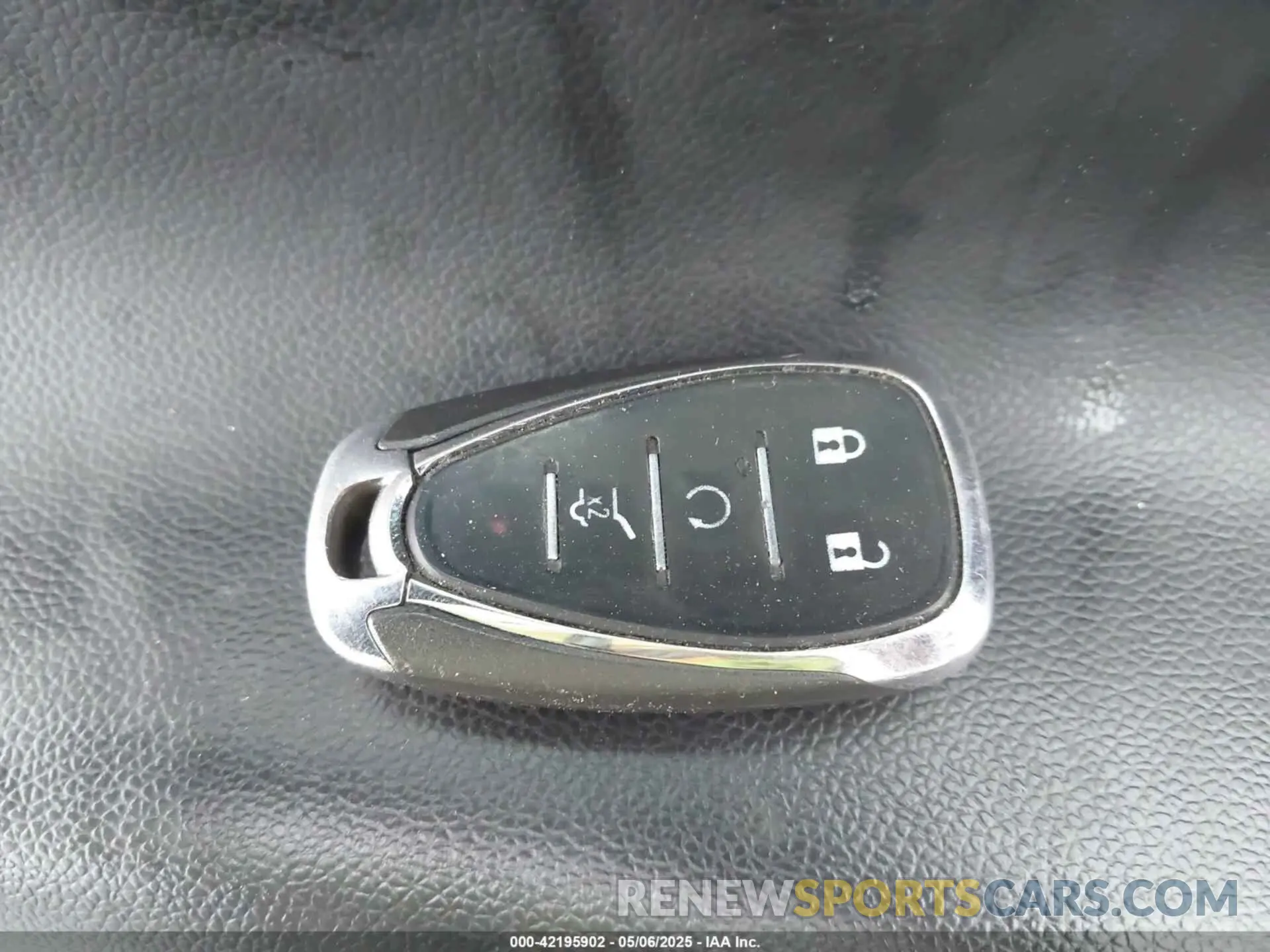 11 Photograph of a damaged car 2GNAXUEV5K6231733 CHEVROLET EQUINOX 2019
