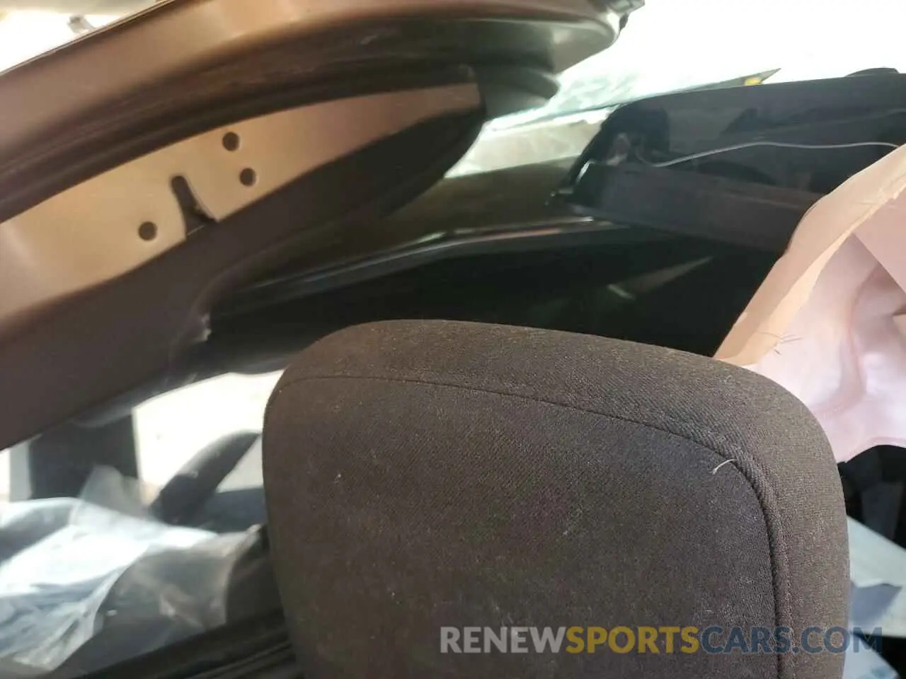 8 Photograph of a damaged car 2GNAXUEV5K6250413 CHEVROLET EQUINOX 2019
