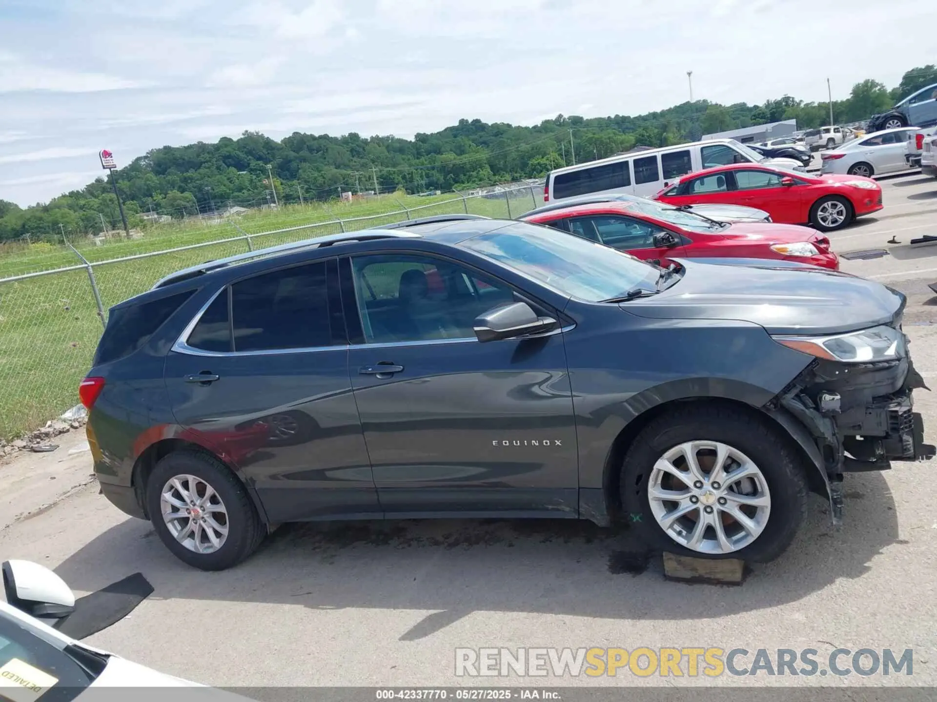 14 Photograph of a damaged car 2GNAXUEV5K6254431 CHEVROLET EQUINOX 2019