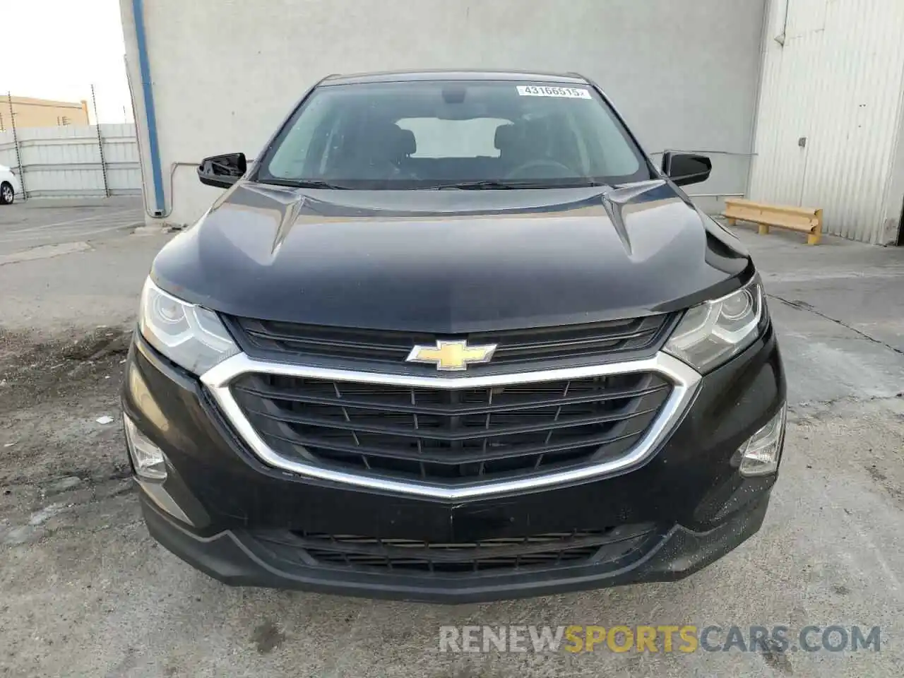 5 Photograph of a damaged car 2GNAXUEV5K6256292 CHEVROLET EQUINOX 2019