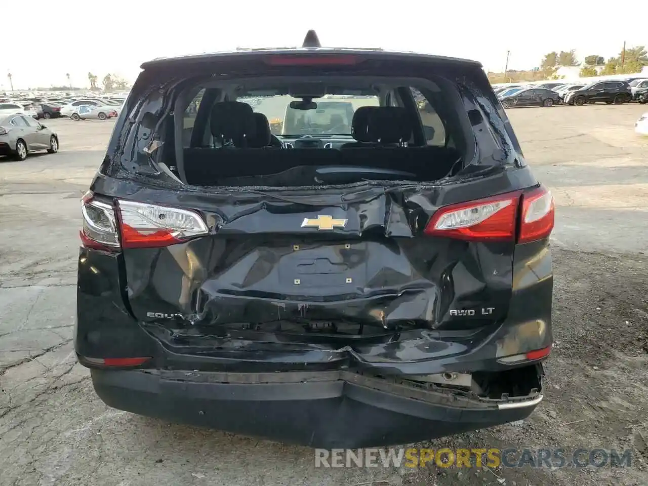 6 Photograph of a damaged car 2GNAXUEV5K6256292 CHEVROLET EQUINOX 2019