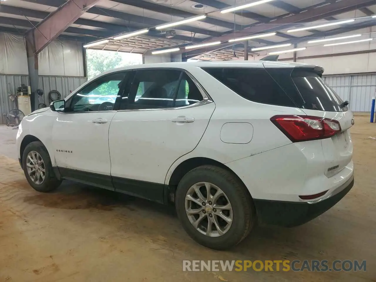 2 Photograph of a damaged car 2GNAXUEV6K6114663 CHEVROLET EQUINOX 2019