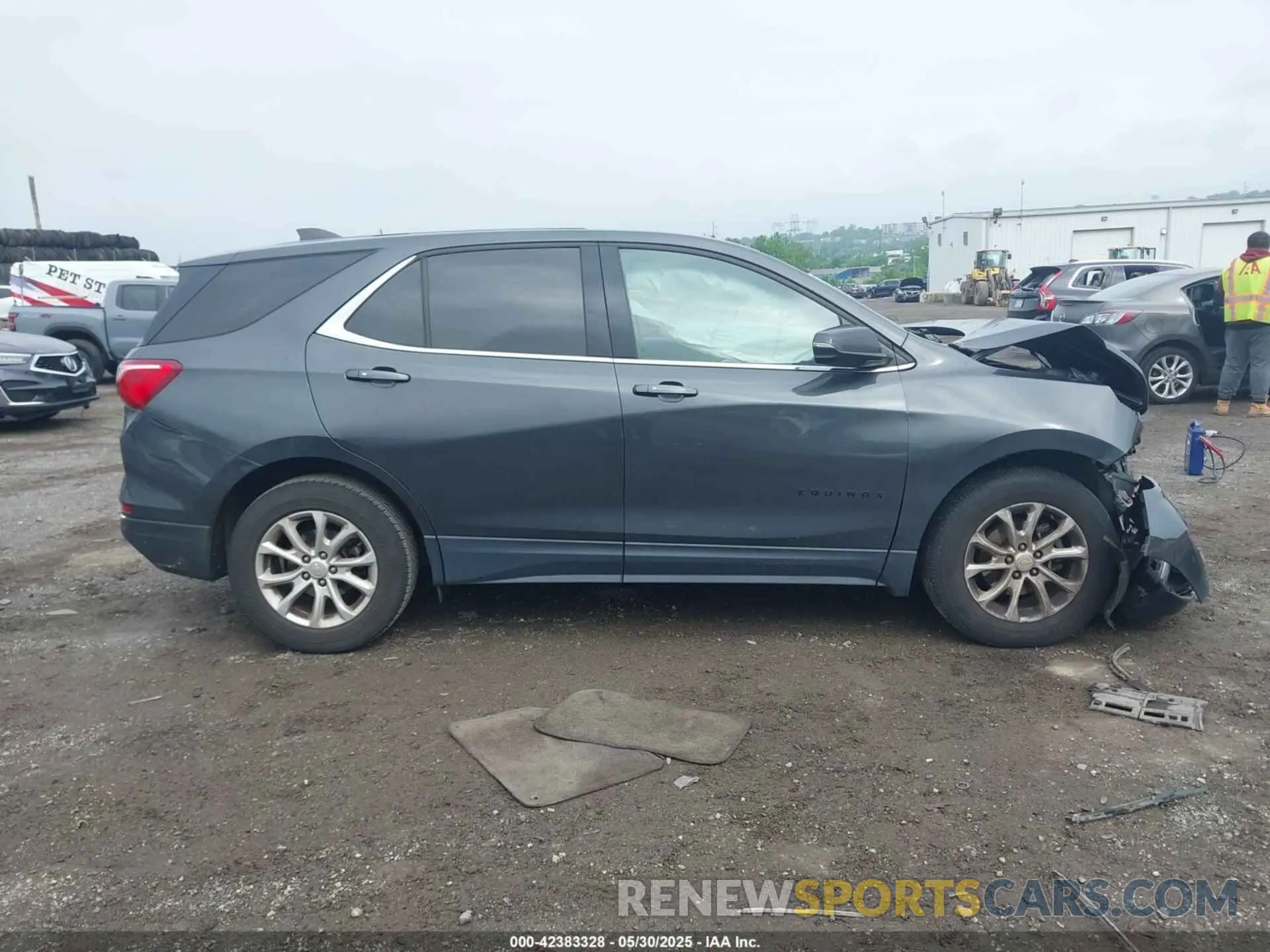 12 Photograph of a damaged car 2GNAXUEV6K6136369 CHEVROLET EQUINOX 2019