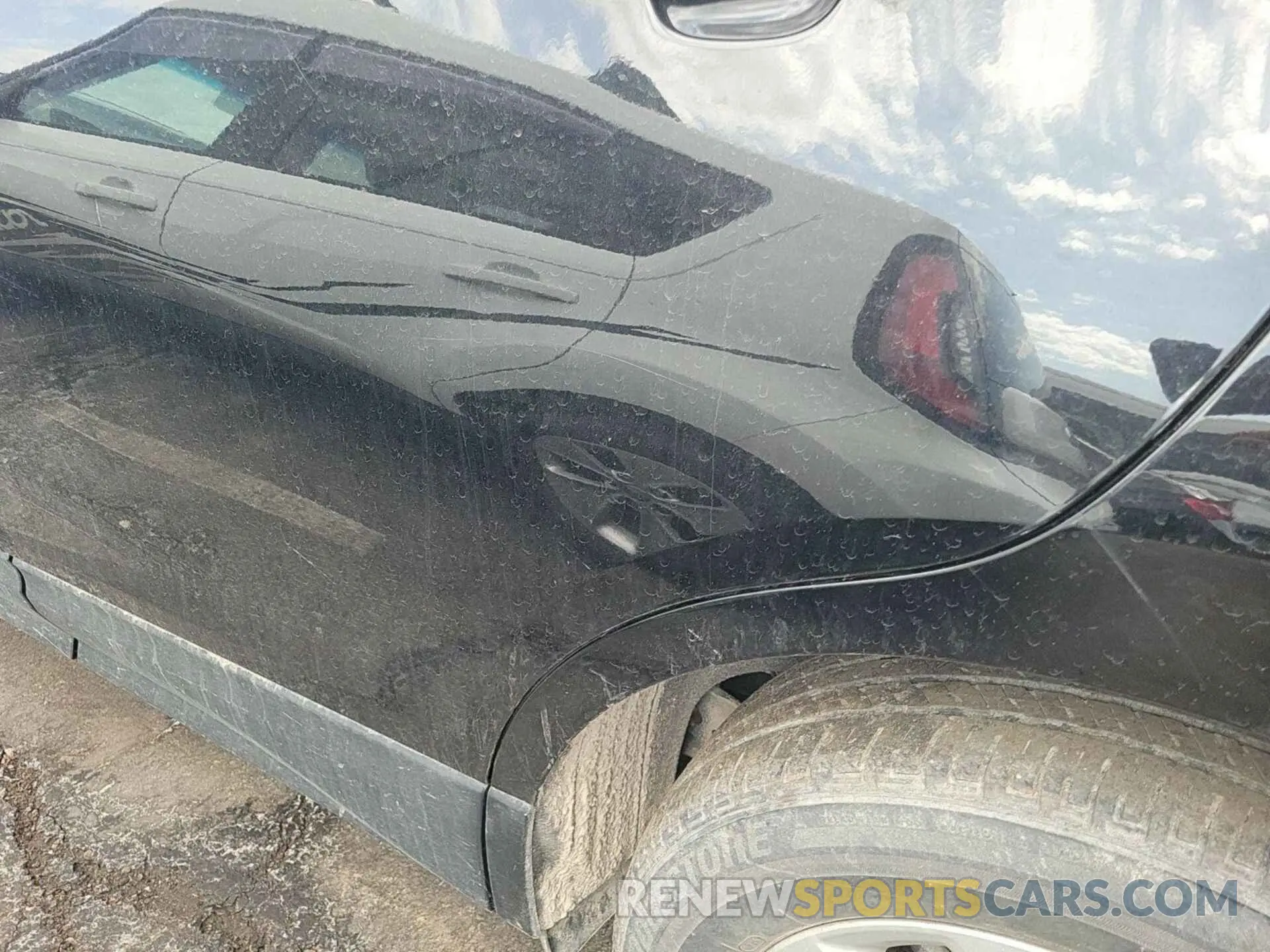 1 Photograph of a damaged car 2GNAXUEV6K6158789 CHEVROLET EQUINOX 2019