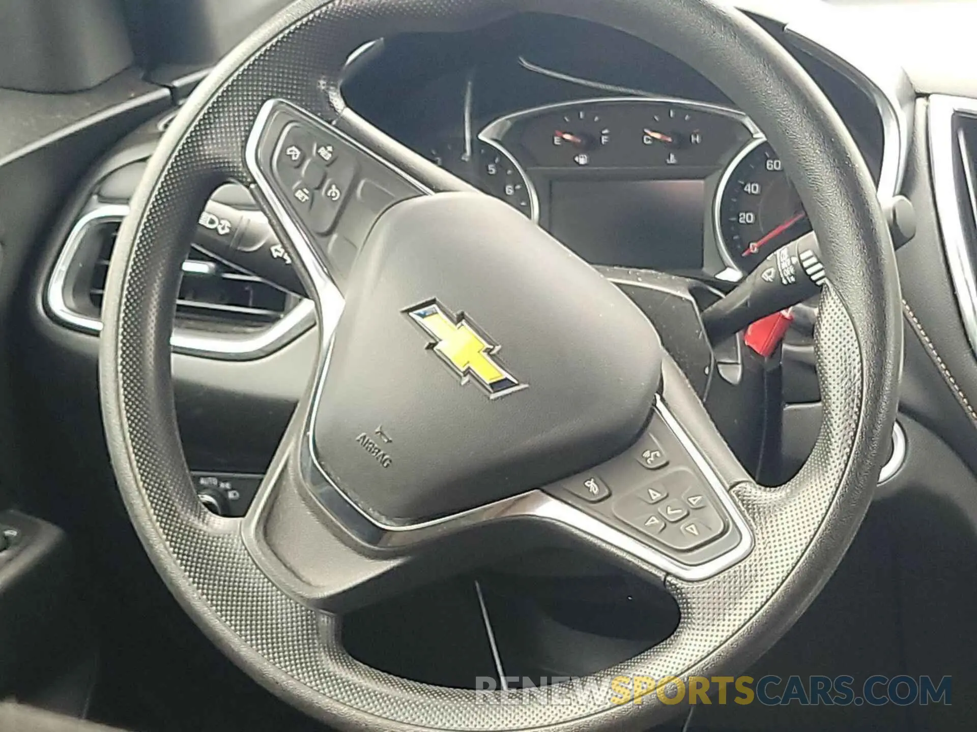 17 Photograph of a damaged car 2GNAXUEV6K6158789 CHEVROLET EQUINOX 2019