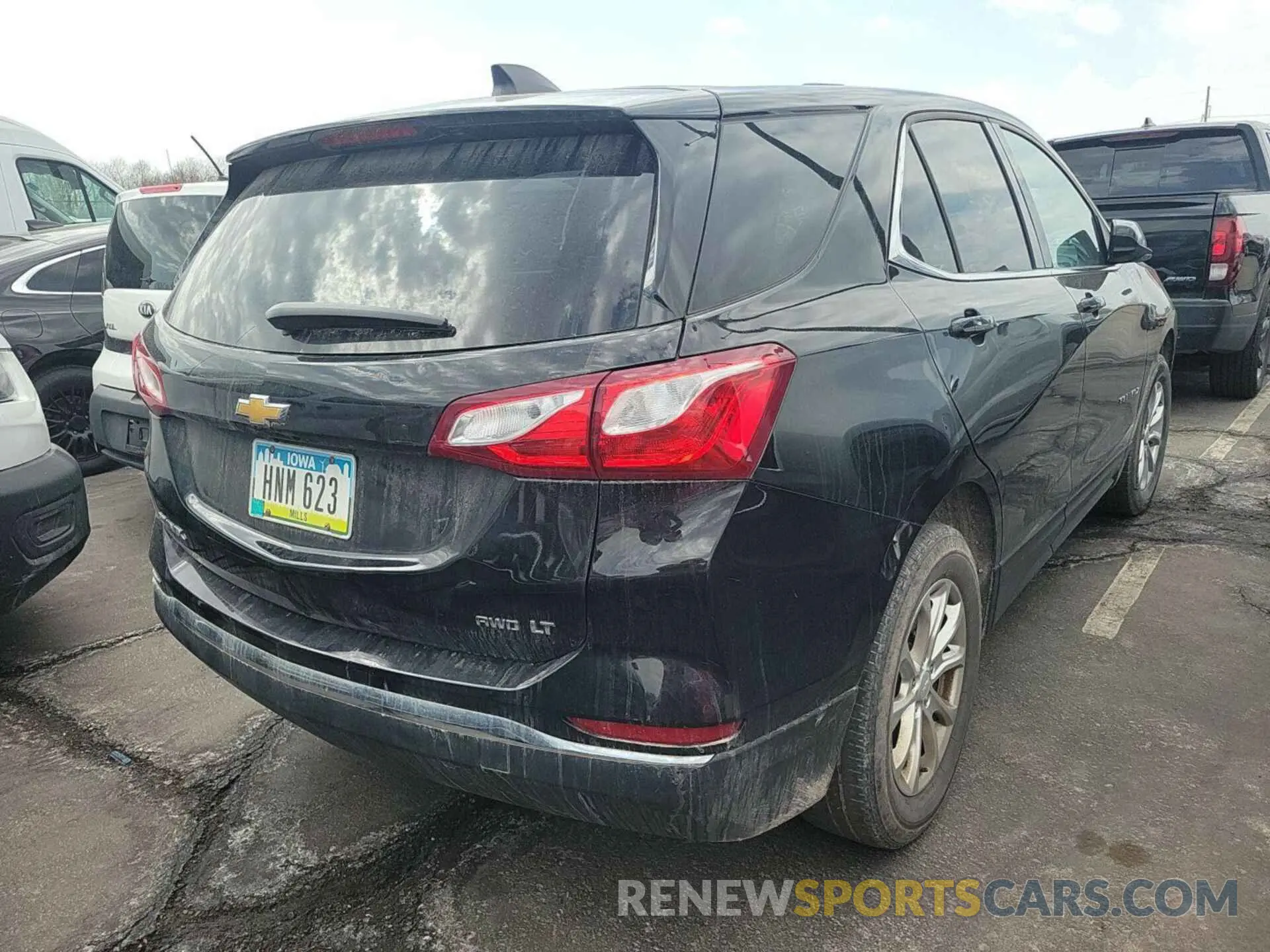 2 Photograph of a damaged car 2GNAXUEV6K6158789 CHEVROLET EQUINOX 2019