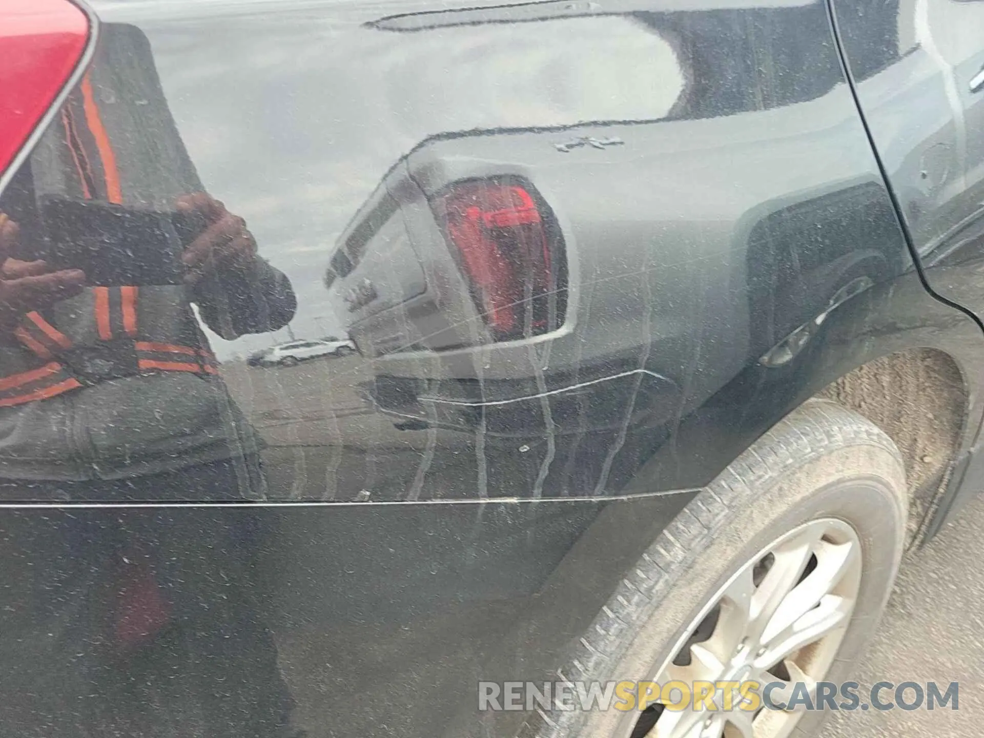 21 Photograph of a damaged car 2GNAXUEV6K6158789 CHEVROLET EQUINOX 2019