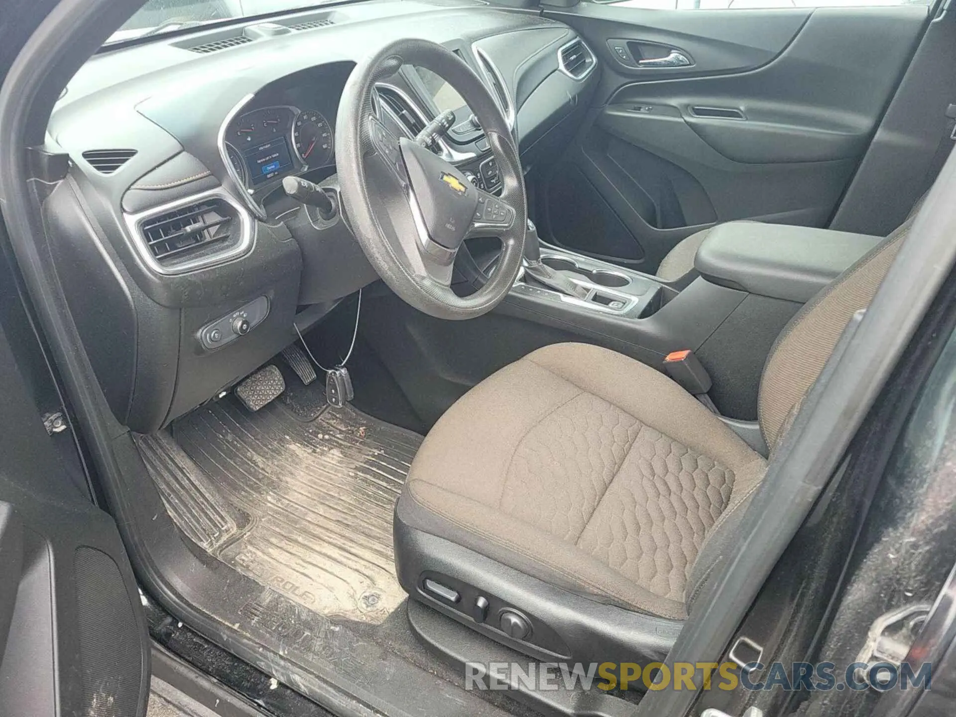 30 Photograph of a damaged car 2GNAXUEV6K6158789 CHEVROLET EQUINOX 2019