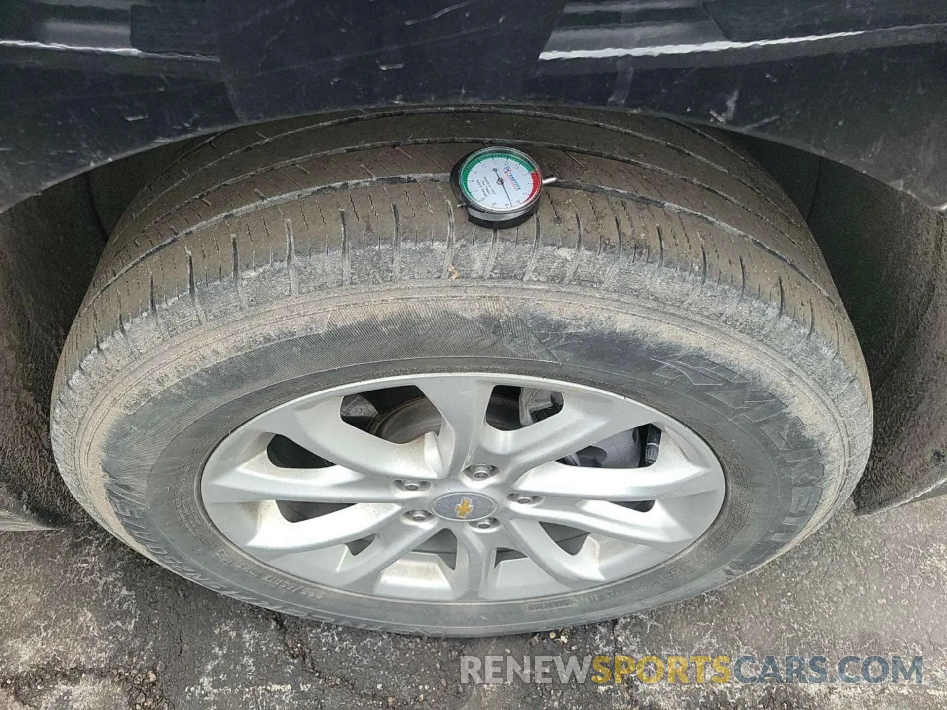31 Photograph of a damaged car 2GNAXUEV6K6158789 CHEVROLET EQUINOX 2019