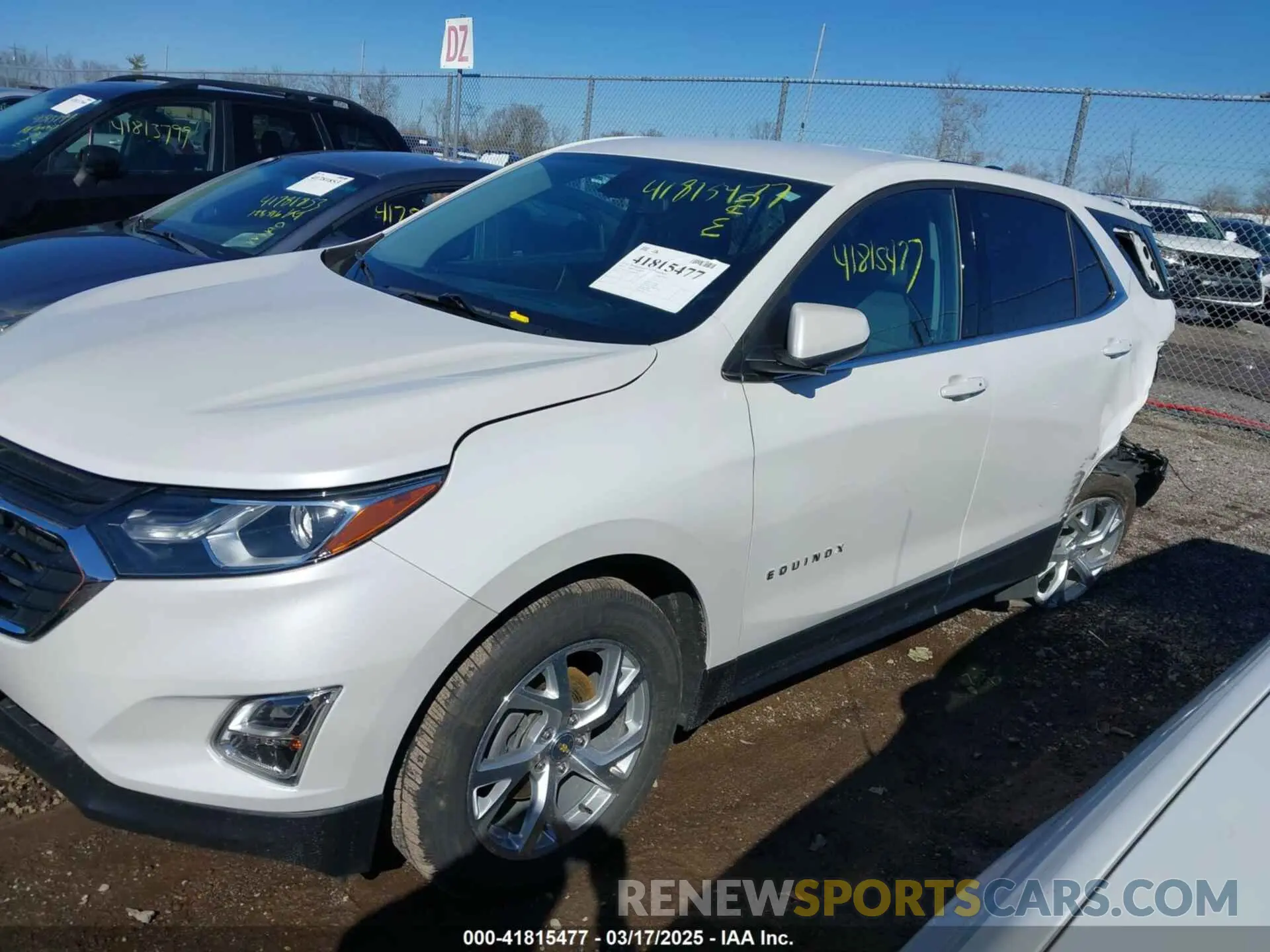 14 Photograph of a damaged car 2GNAXUEV6K6183367 CHEVROLET EQUINOX 2019