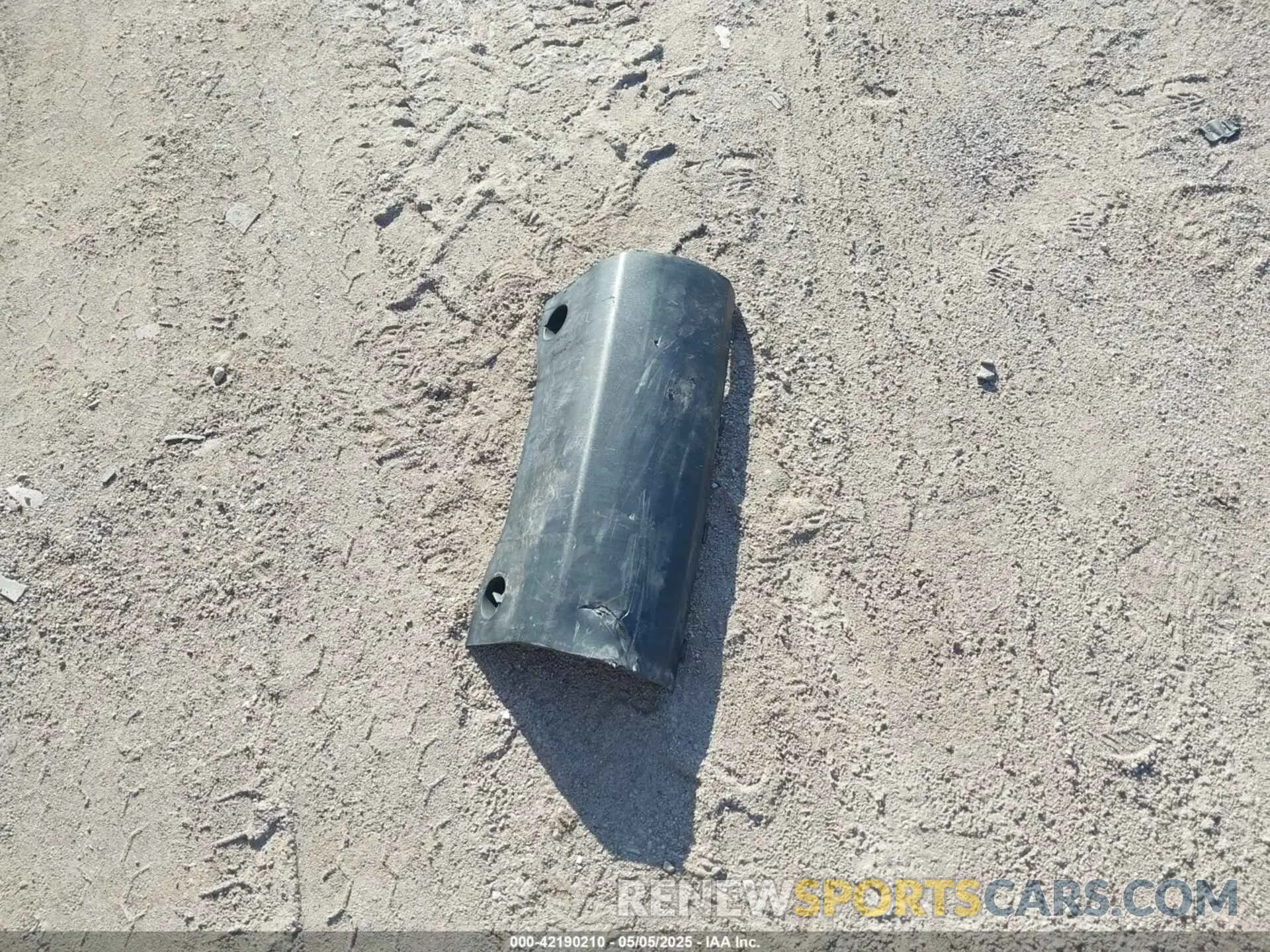 12 Photograph of a damaged car 2GNAXUEV6K6184213 CHEVROLET EQUINOX 2019