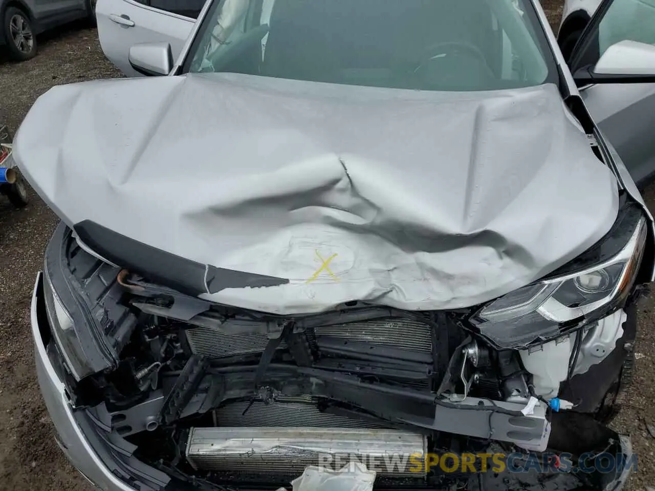 11 Photograph of a damaged car 2GNAXUEV6K6212656 CHEVROLET EQUINOX 2019