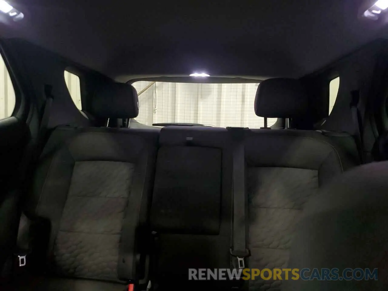 10 Photograph of a damaged car 2GNAXUEV6K6234933 CHEVROLET EQUINOX 2019